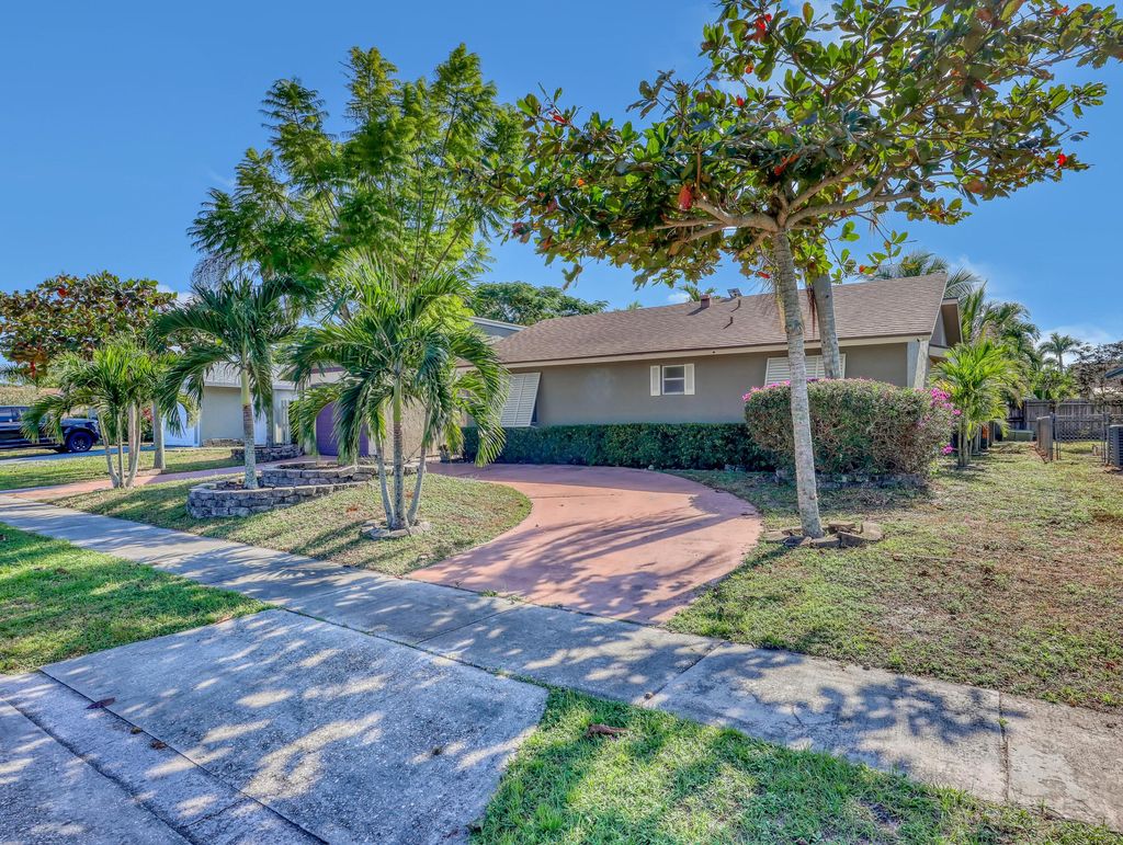 Photo of 10404 Carmen Lane, Royal Palm Beach, FL 33411 (MLS # R11145232)