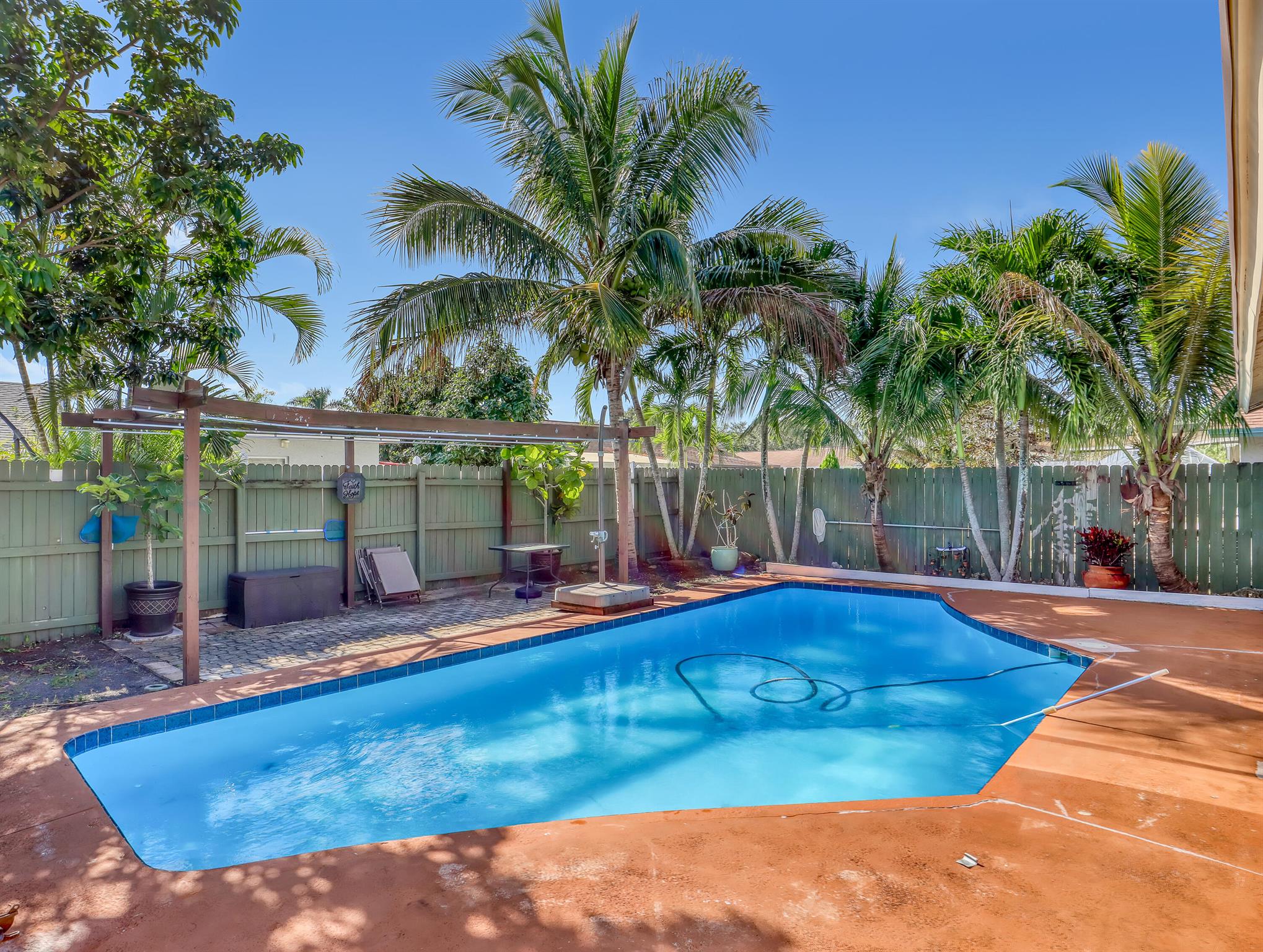 COUNTERPOINT ESTATES 3 - Residential