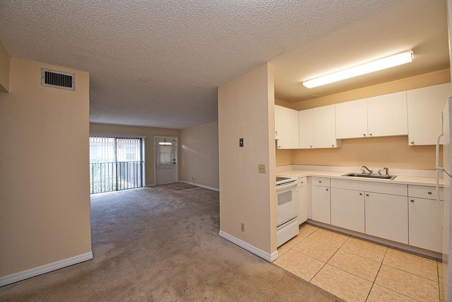 Excellent Investment Opportunity - Tenant-Occupied Condo in Coral Springs!Investors, take notice! This 2-bedroom, 1-bath condo is already occupied by long-term tenants, providing immediate rental income. Located in a prime Coral Springs location, this property features low condo fees, making it a smart and affordable investment.Don't miss out on this turnkey opportunity in a high-demand rental area. Schedule a viewing today!