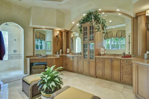 ROYAL PALM YACHT & COUNTR - Residential