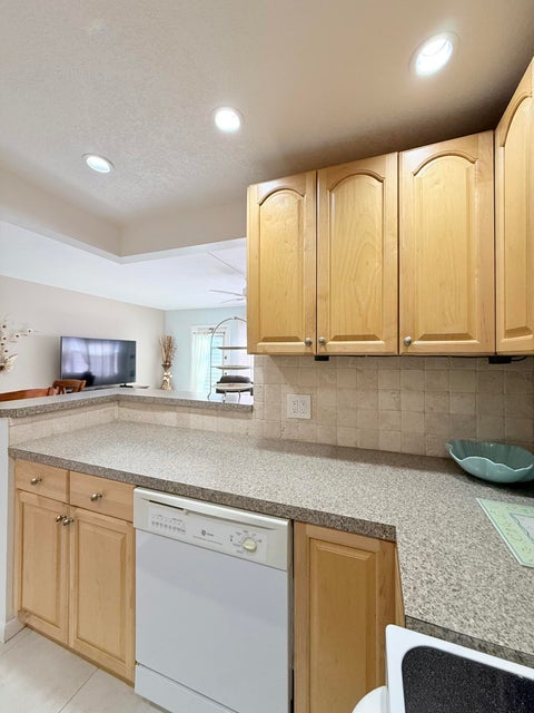 Tiny photo for 43 TILFORD C, Deerfield Beach, FL 33442 (MLS # B26084160)
