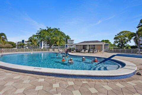 BERKSHIRE B CONDO - Residential