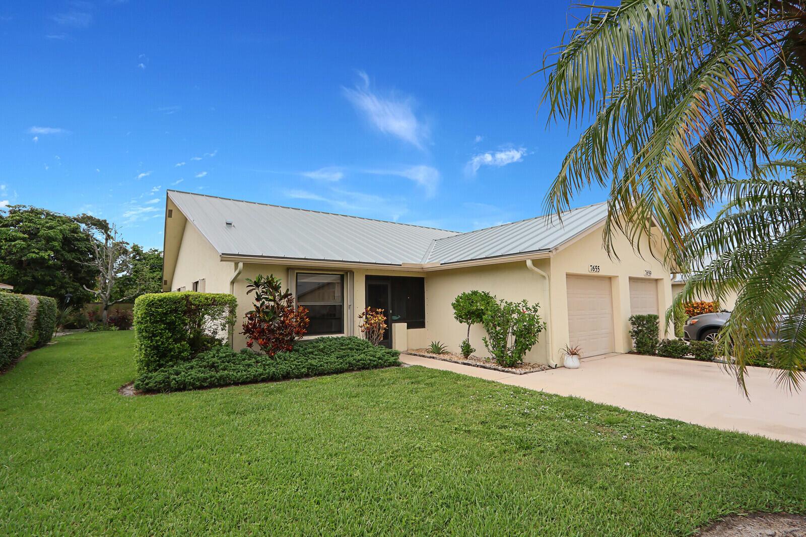 7655 SE Sugar Sand Circle, Hobe Sound, FL, 33455/$379,500 3 7655 SE Sugar Sand Circle