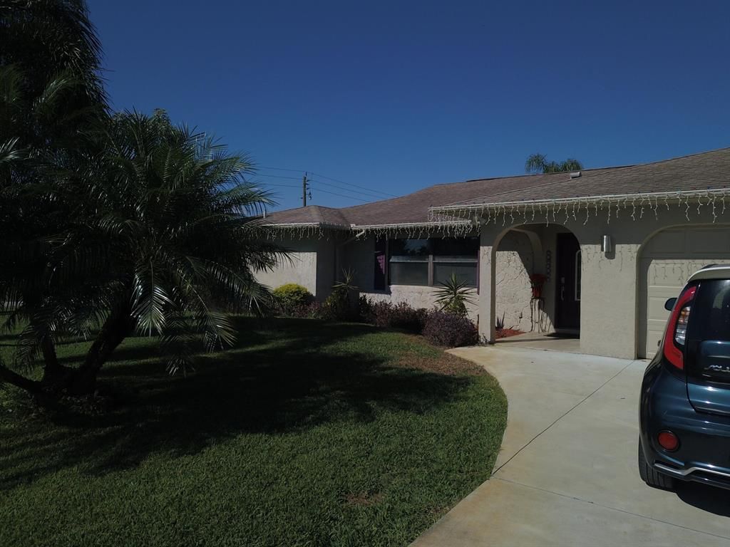 Photo of 601 SE Karrigan Terrace, Port Saint Lucie, FL 34983 (MLS # R10766746)