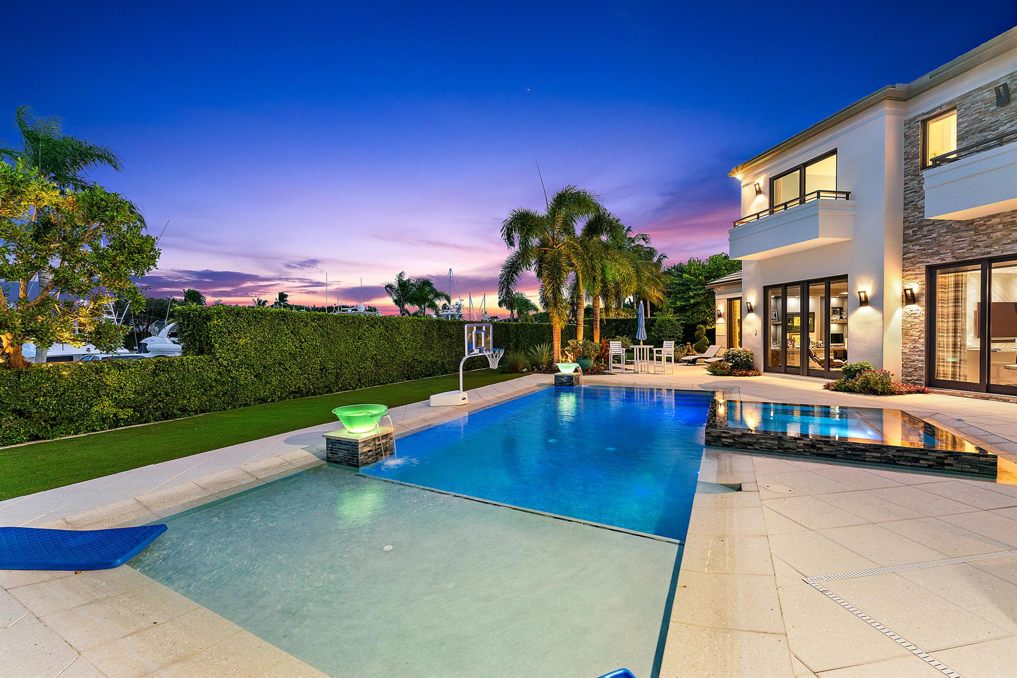 HARBOR PLACE - Residential