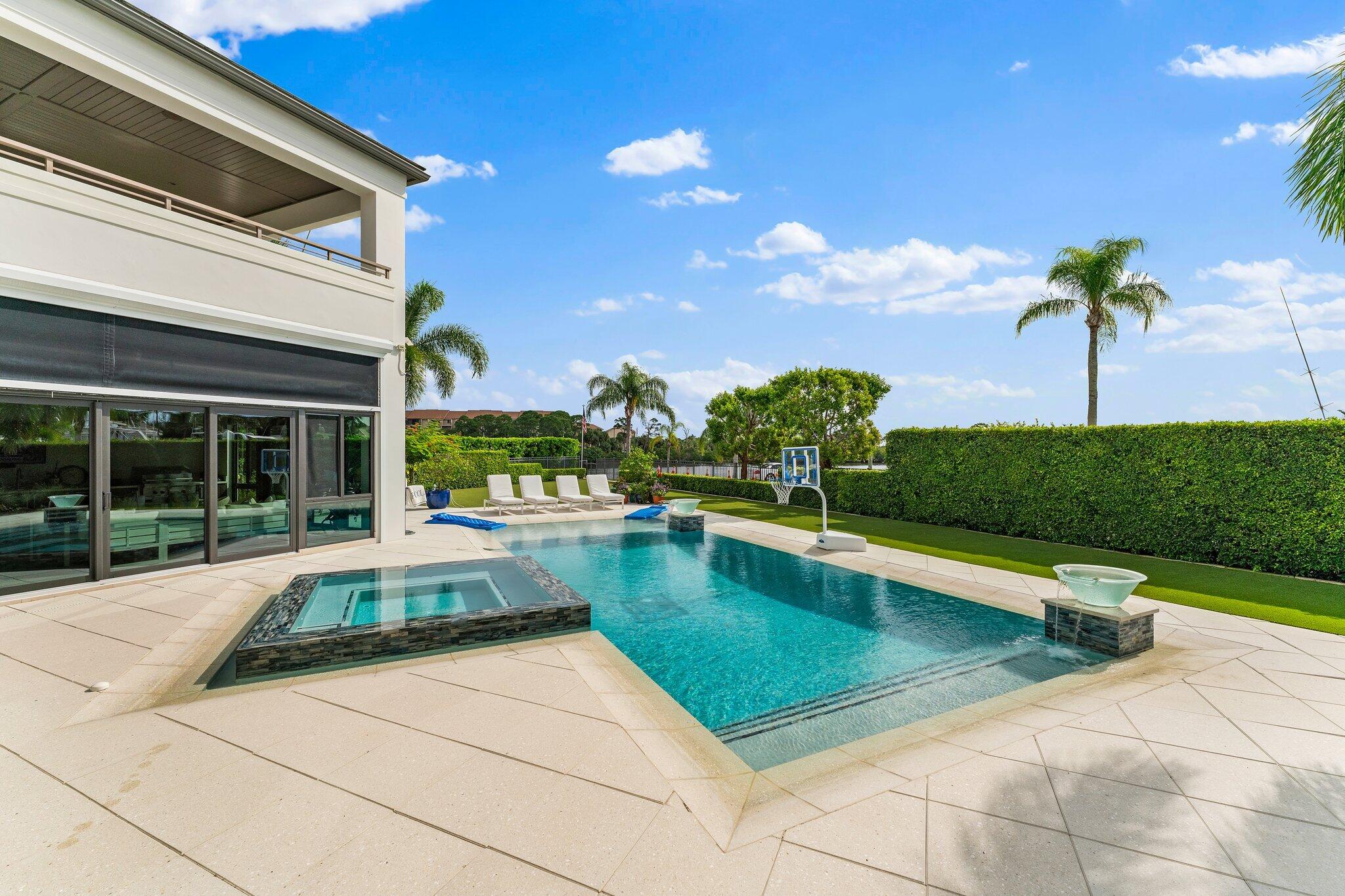 HARBOR PLACE - Residential