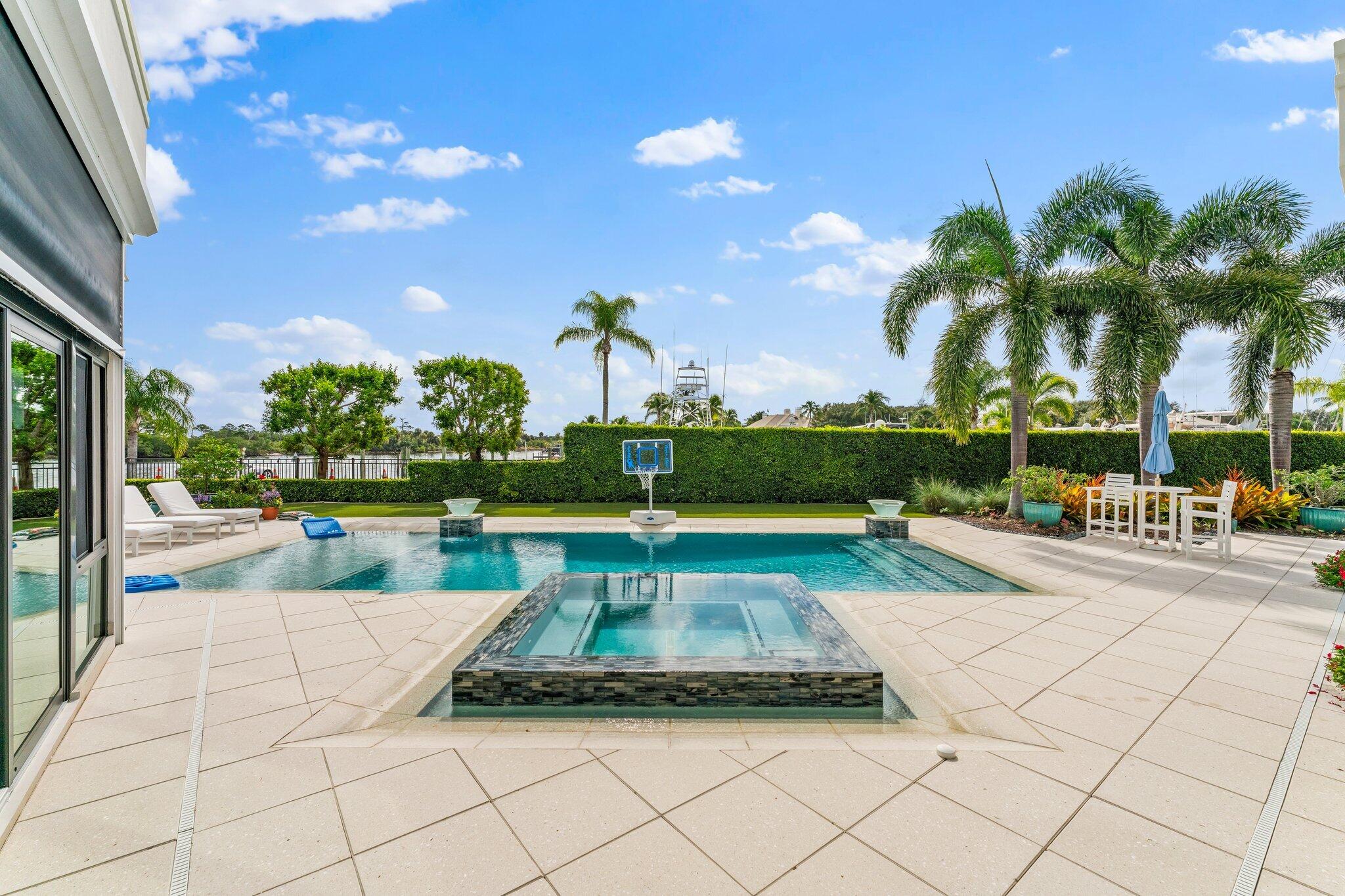 HARBOR PLACE - Residential