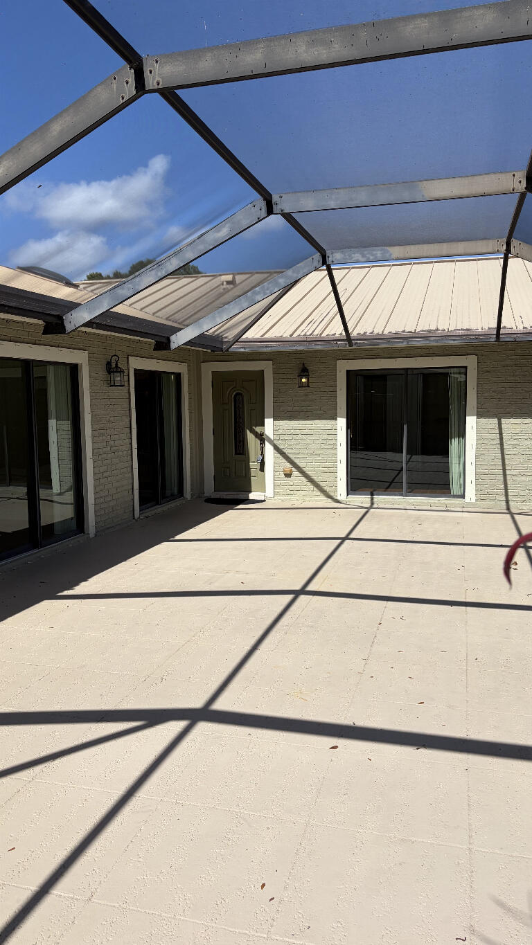 5654 Golden Eagle Circle