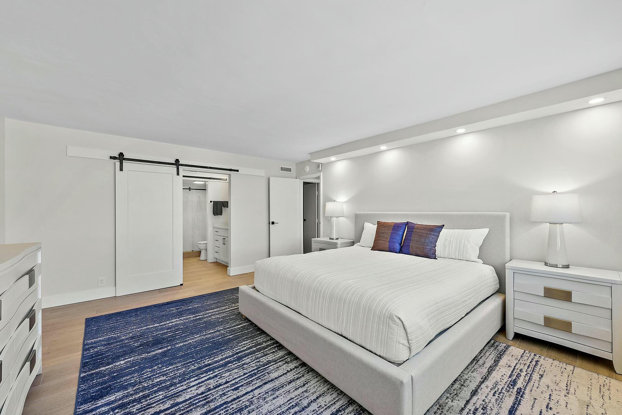 AQUARIUS CONDO - Residential