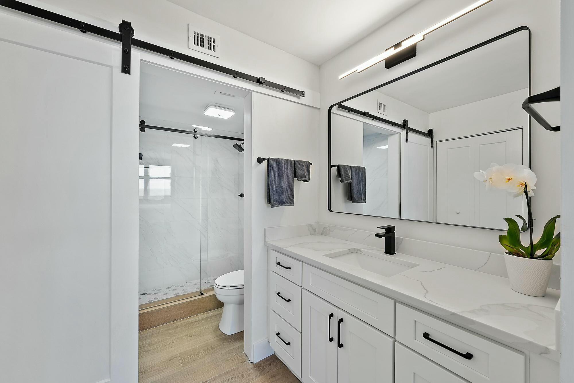 AQUARIUS CONDO - Residential