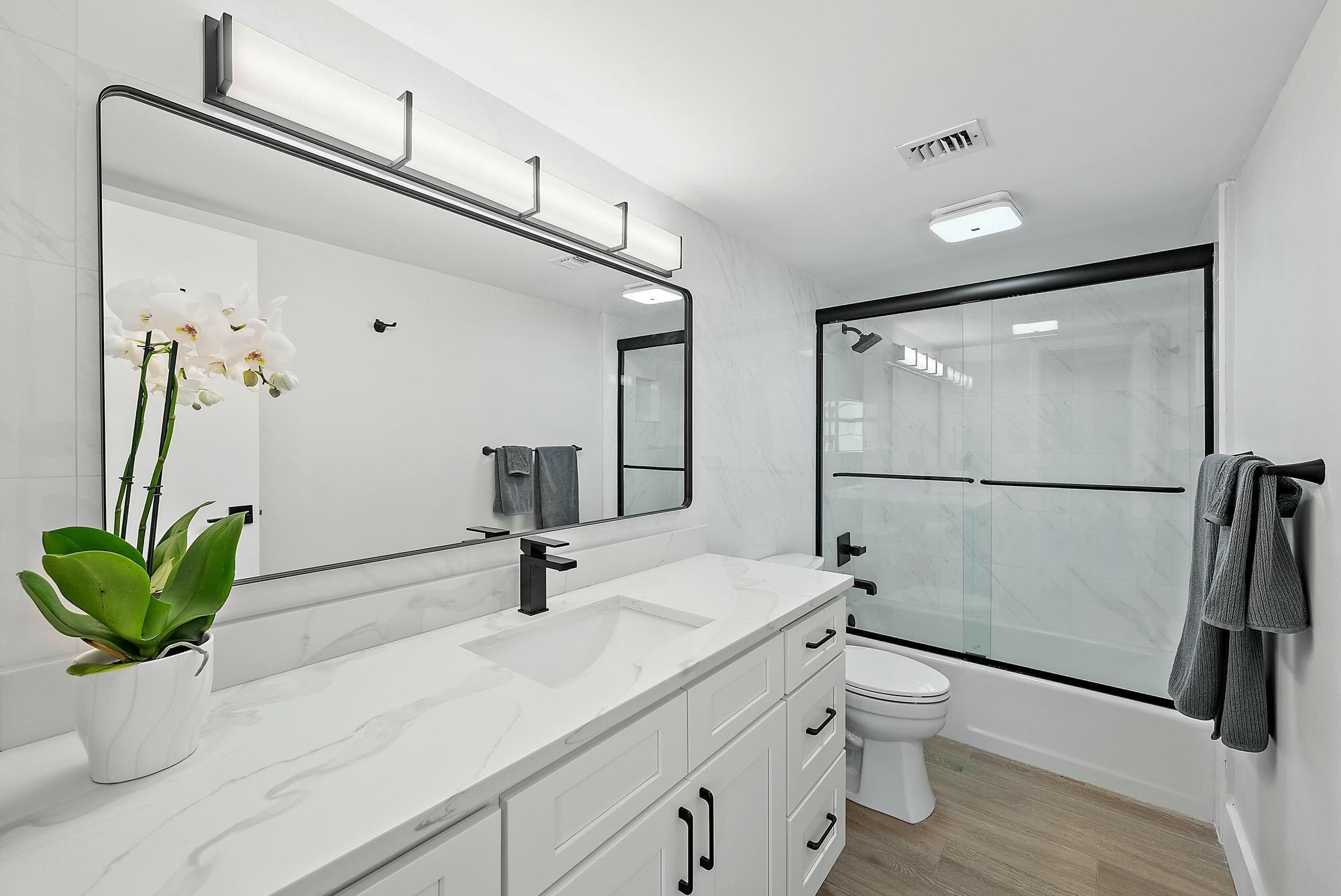 AQUARIUS CONDO - Residential