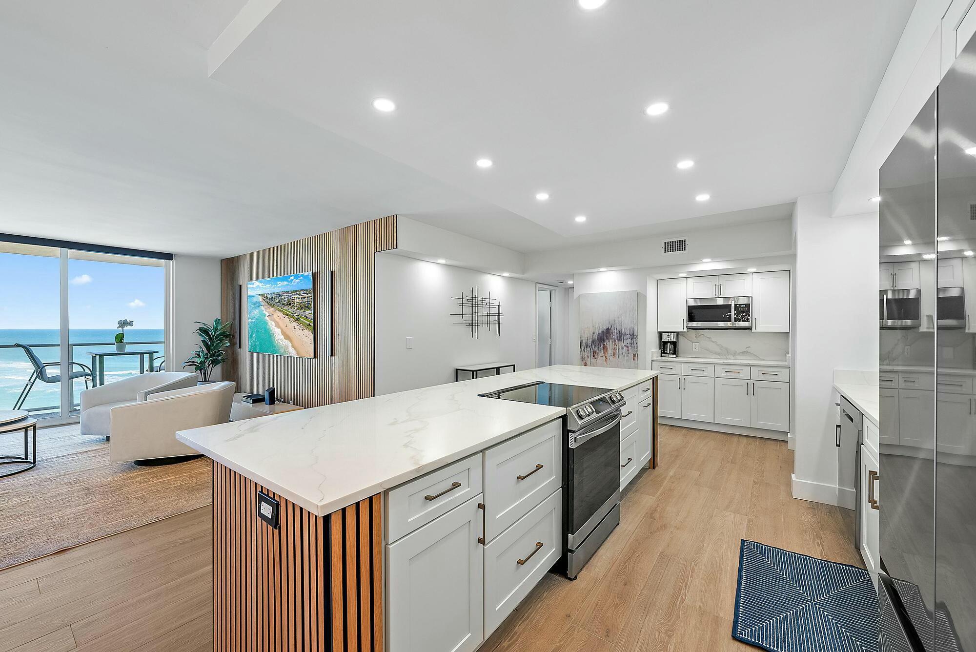 AQUARIUS CONDO - Residential