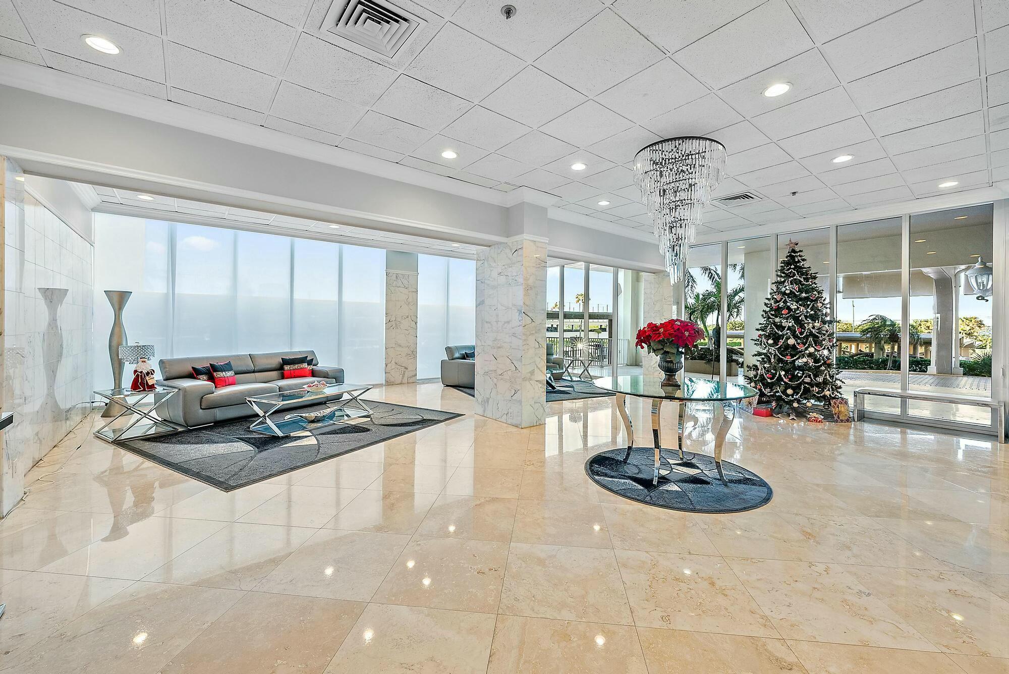 AQUARIUS CONDO - Residential