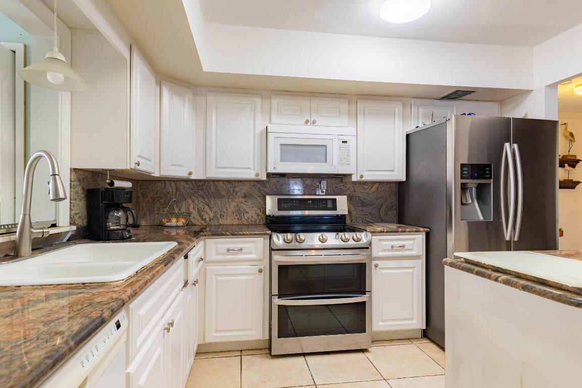 QUEEN'S COVE UNIT 1 - Residential