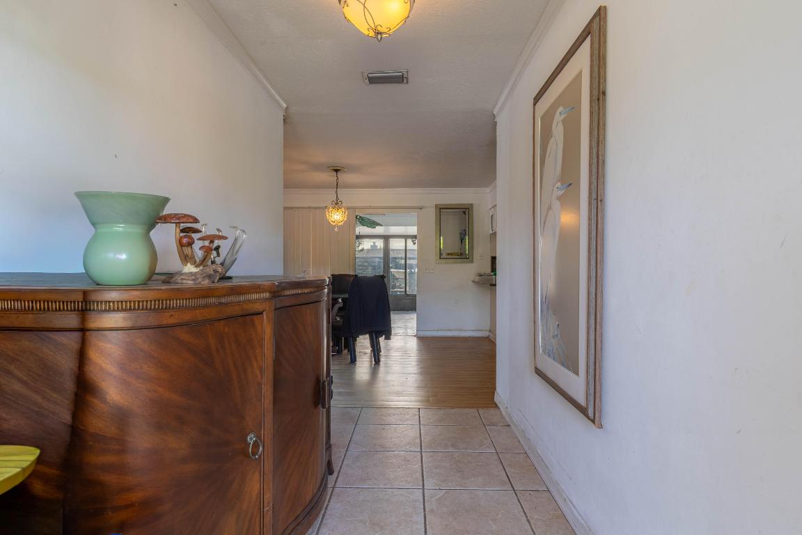 QUEEN'S COVE UNIT 1 - Residential