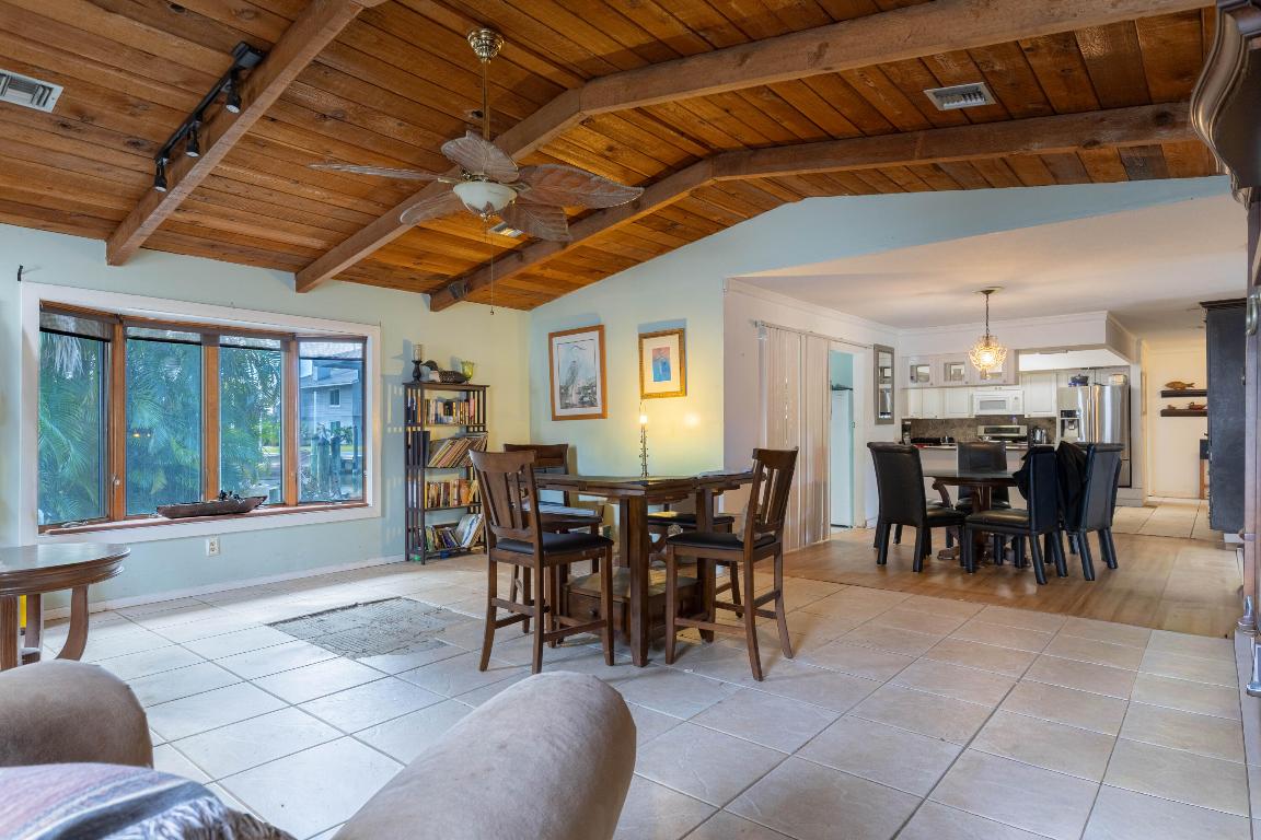 QUEEN'S COVE UNIT 1 - Residential