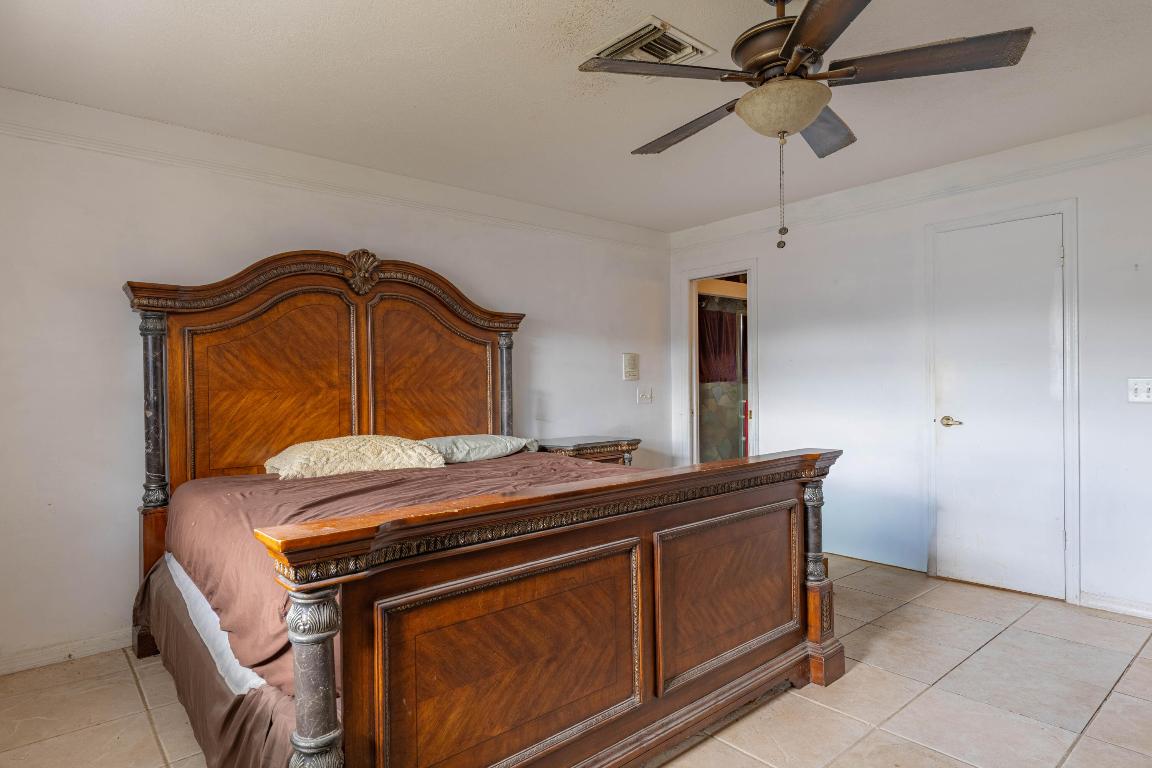 QUEEN'S COVE UNIT 1 - Residential