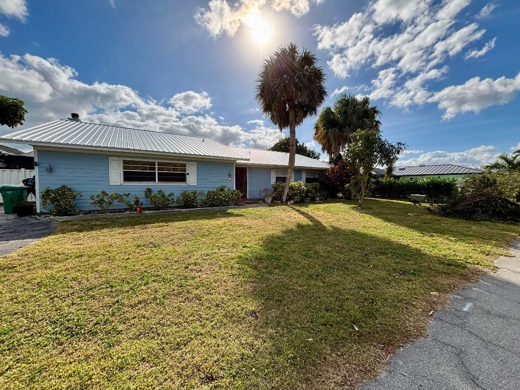 Photo of 11 Majestic Way, Fort Pierce, FL 34949 (MLS # R11156258)