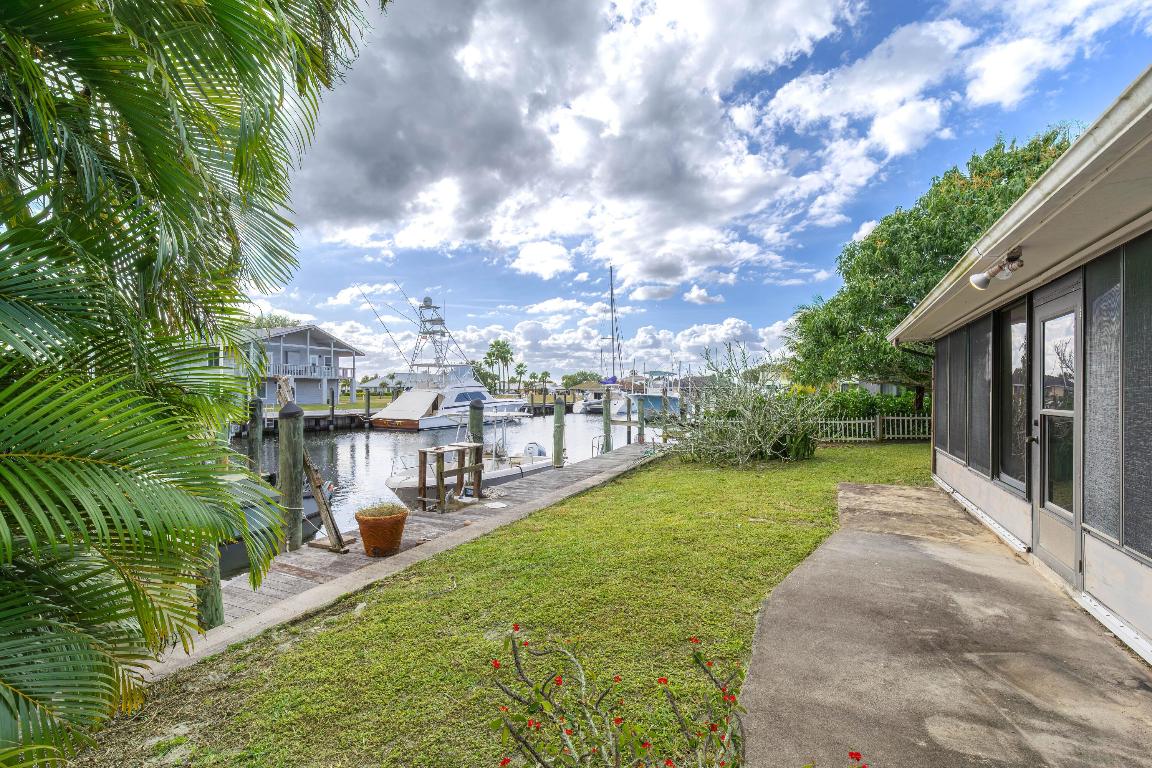 QUEEN'S COVE UNIT 1 - Residential