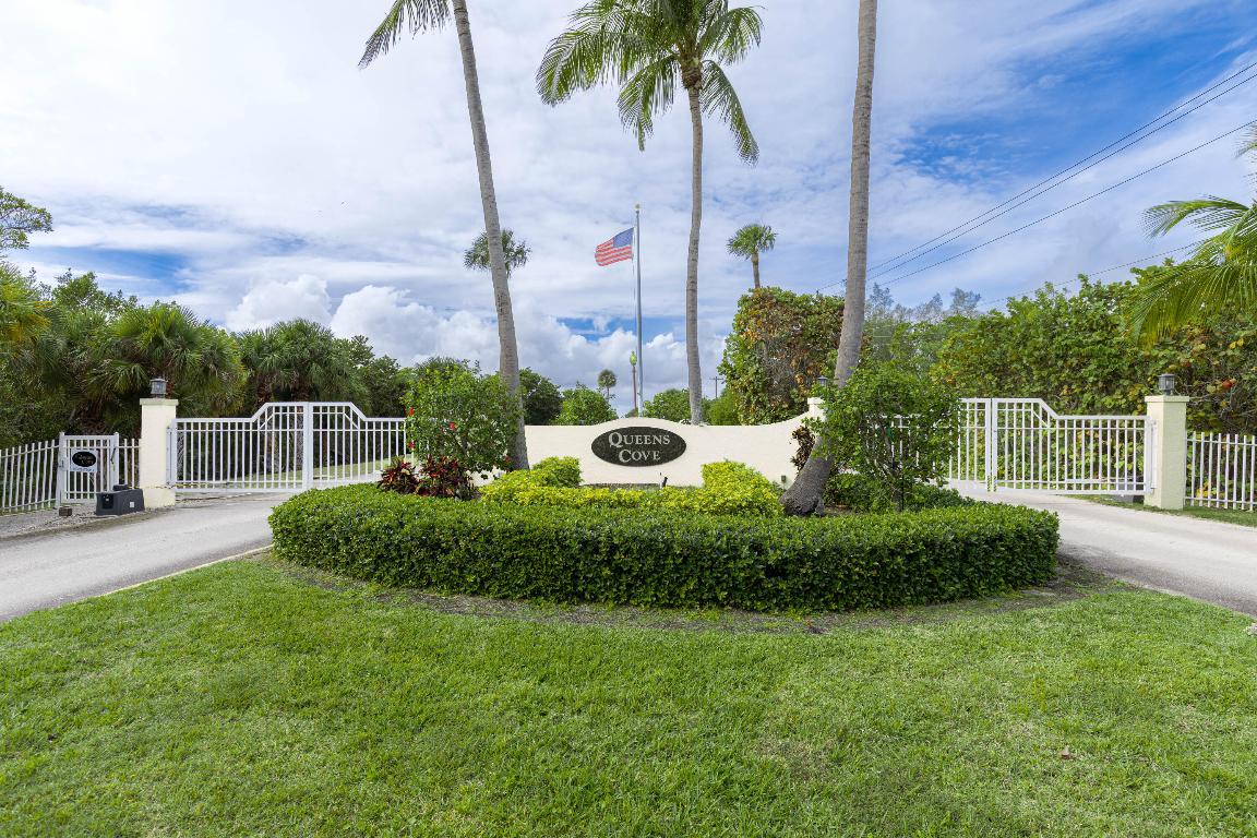 QUEEN'S COVE UNIT 1 - Residential