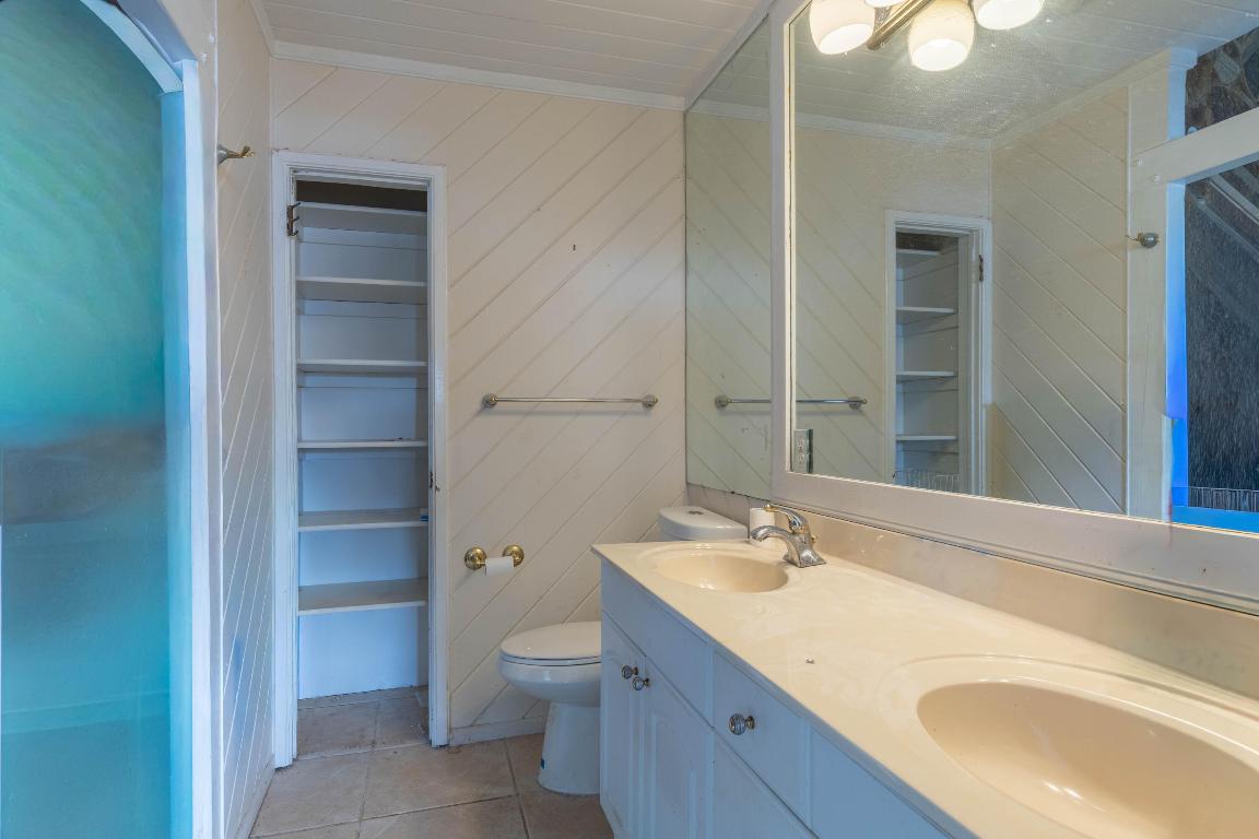 QUEEN'S COVE UNIT 1 - Residential