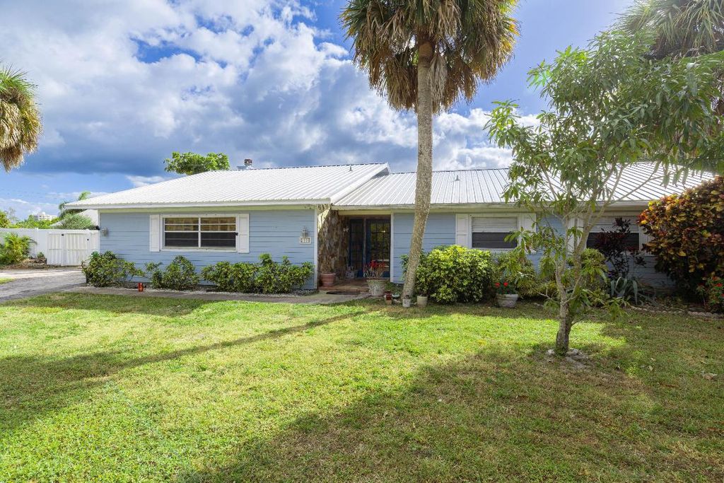 Photo of 11 Majestic Way, Fort Pierce, FL 34949 (MLS # R11156258)