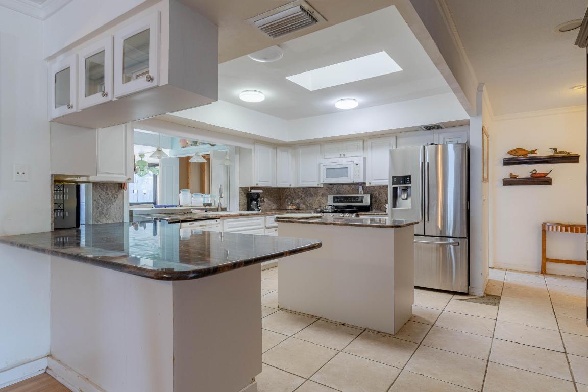 QUEEN'S COVE UNIT 1 - Residential