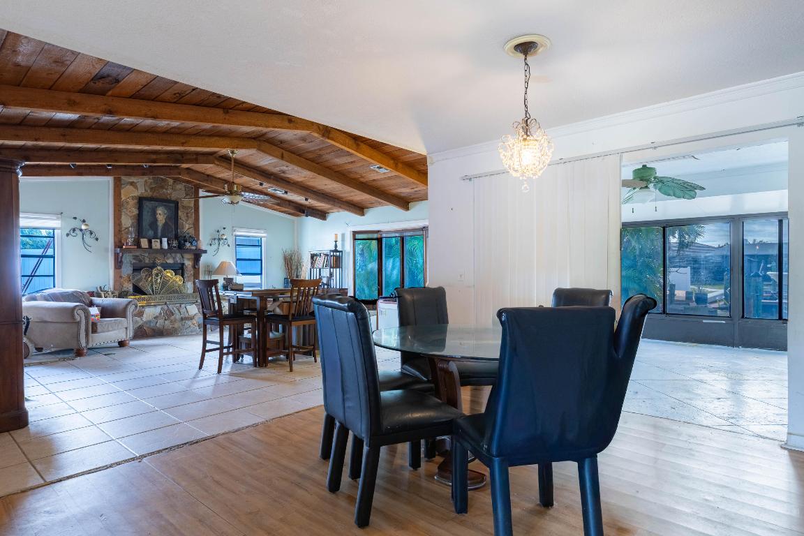 QUEEN'S COVE UNIT 1 - Residential