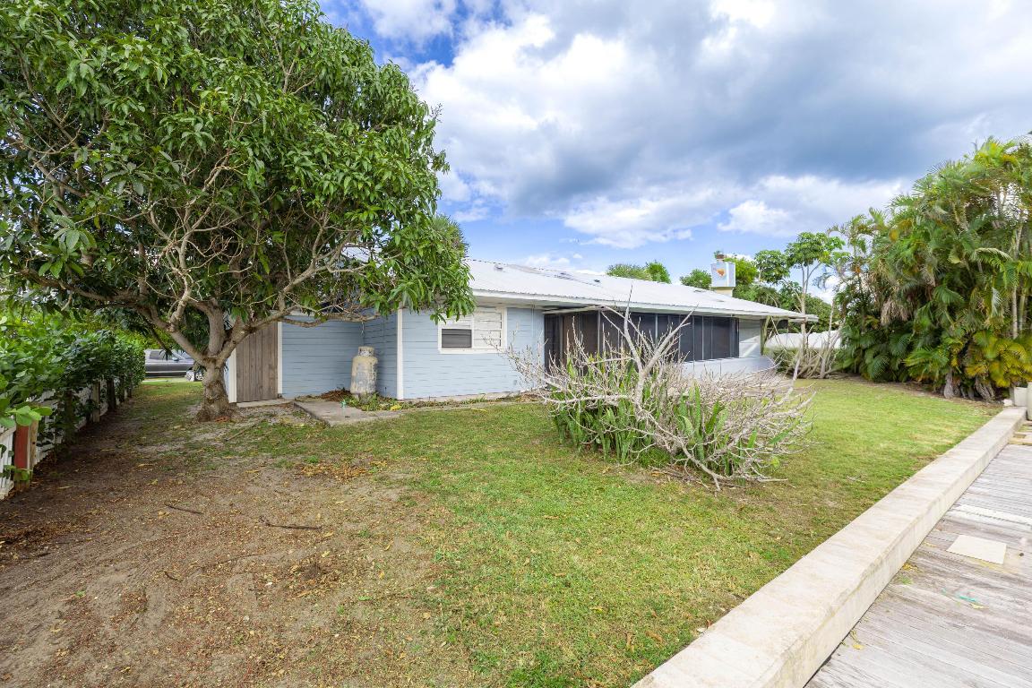 QUEEN'S COVE UNIT 1 - Residential