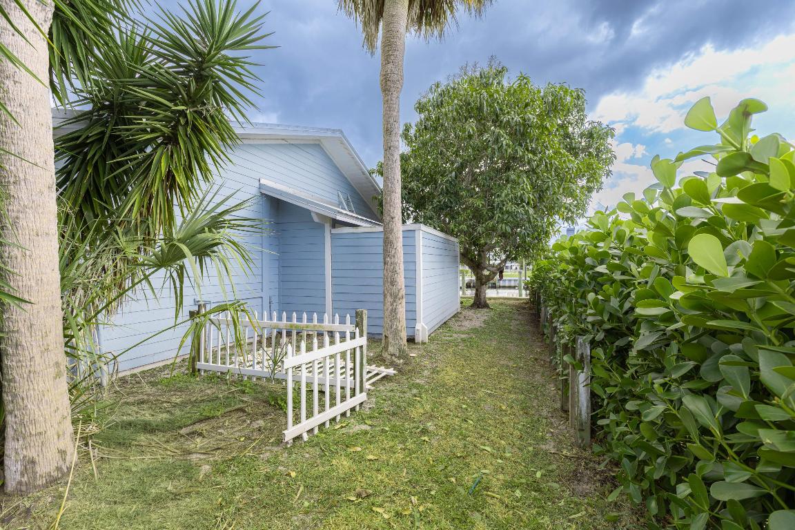 QUEEN'S COVE UNIT 1 - Residential