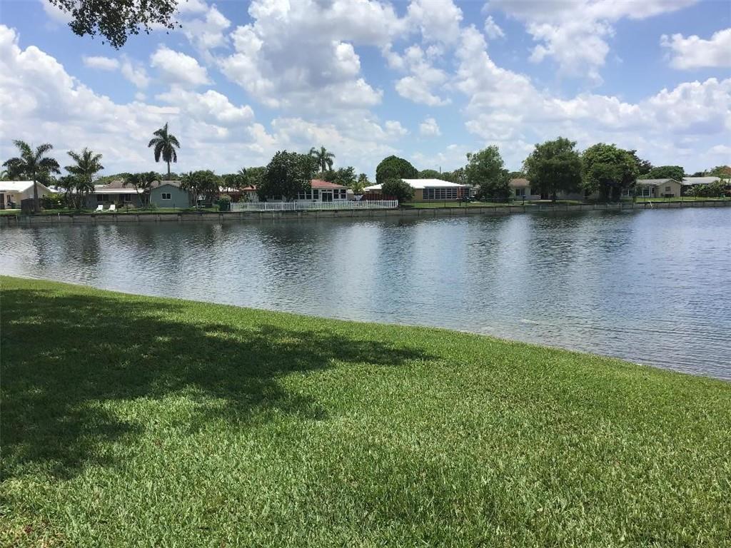 TAMARAC GARDENS - Residential
