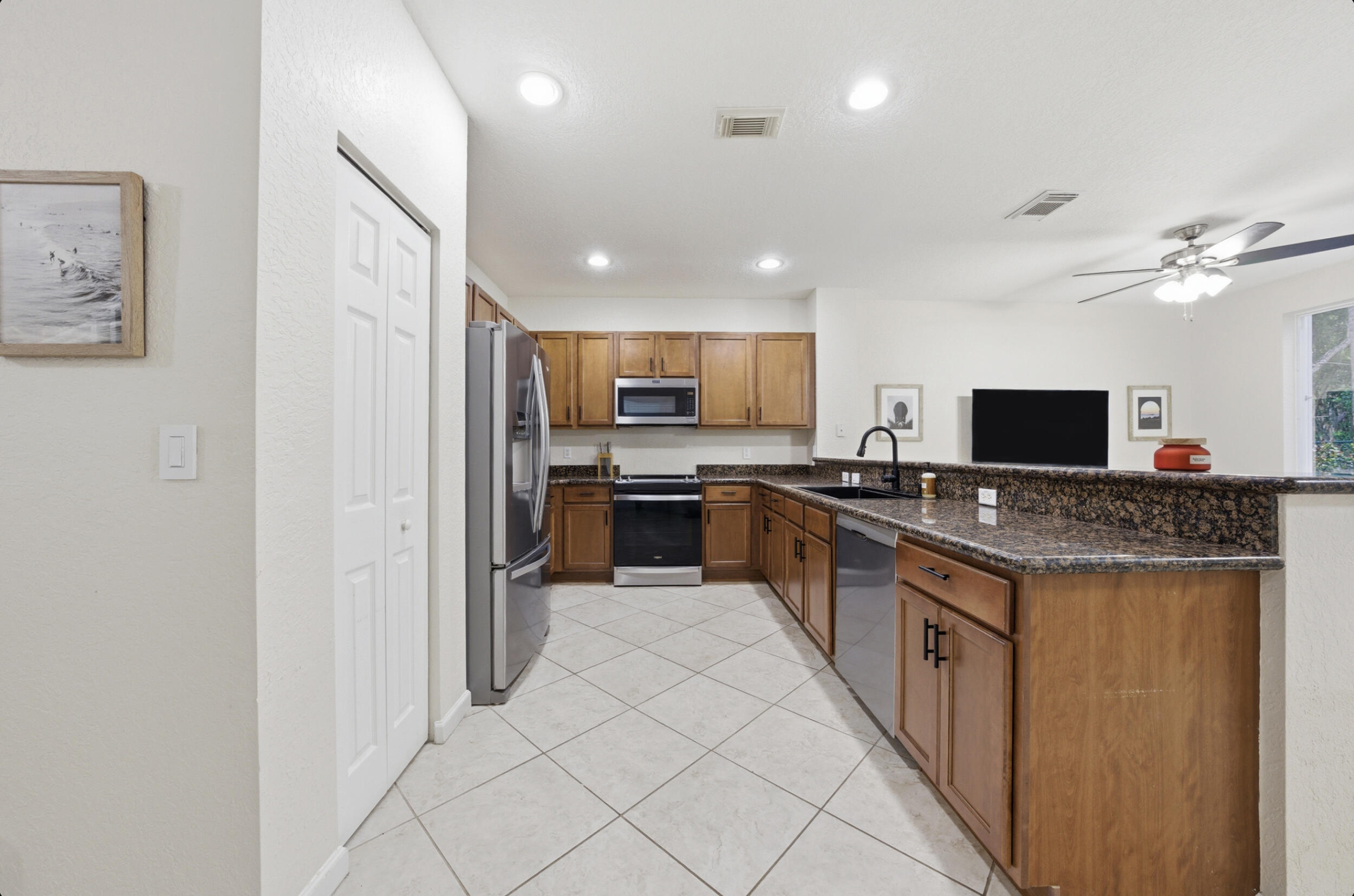 3084 N Evergreen Circle