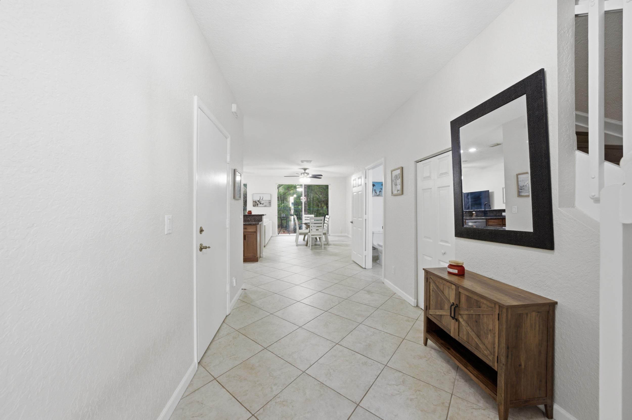 3084 N Evergreen Circle