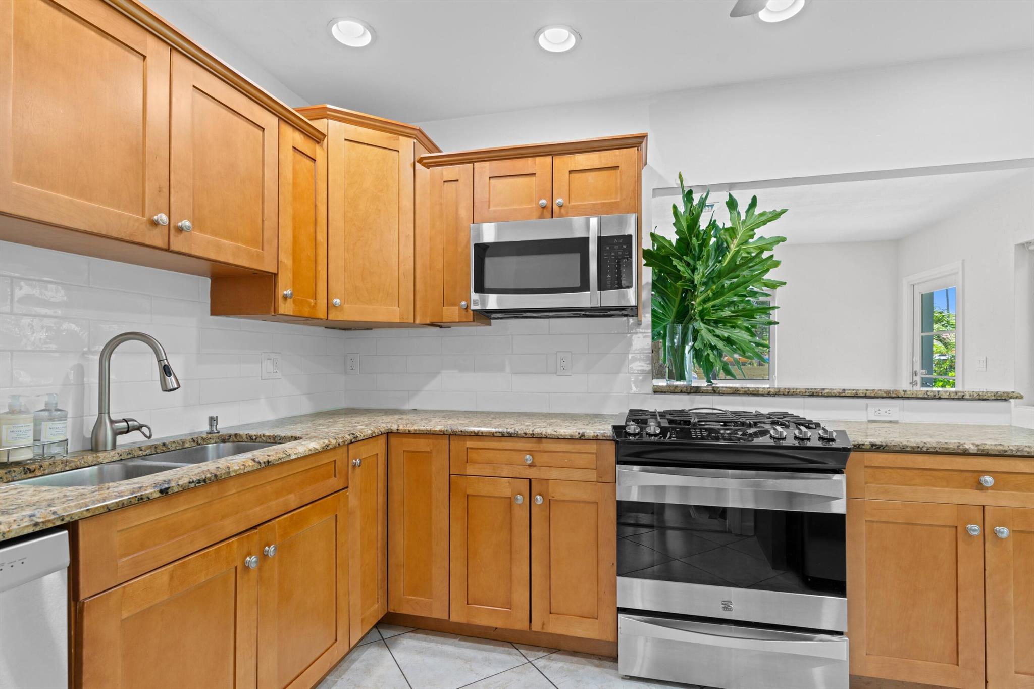 LAKE WORTH TOWN OF - Residential Lease