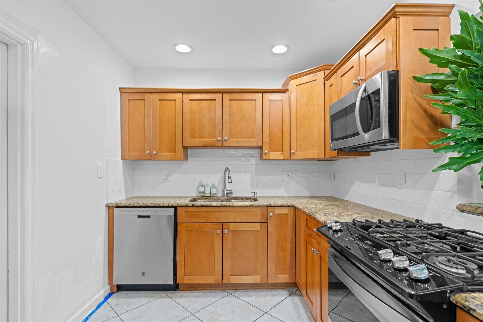 LAKE WORTH TOWN OF - Residential Lease