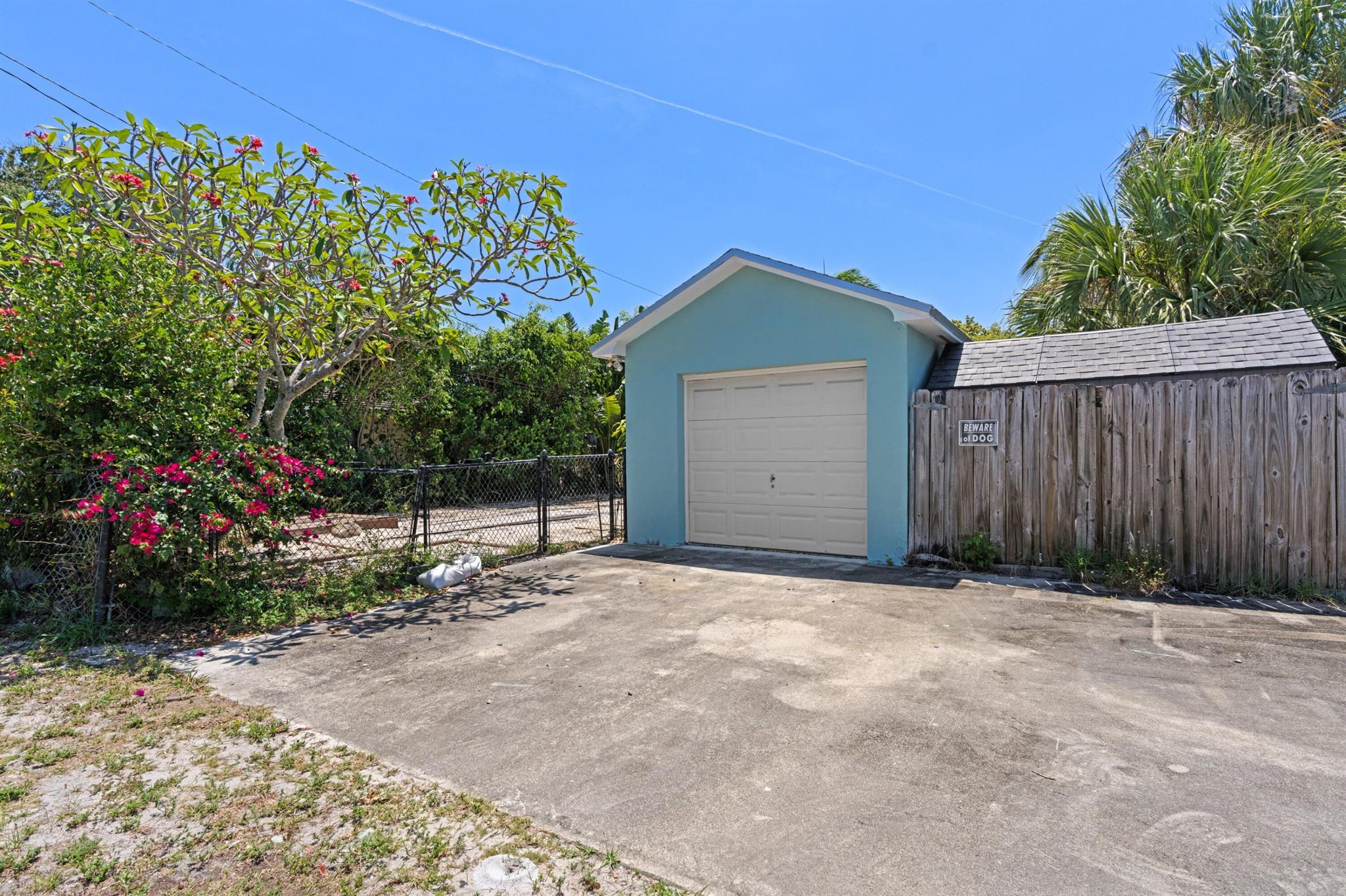 LAKE WORTH TOWN OF - Residential Lease
