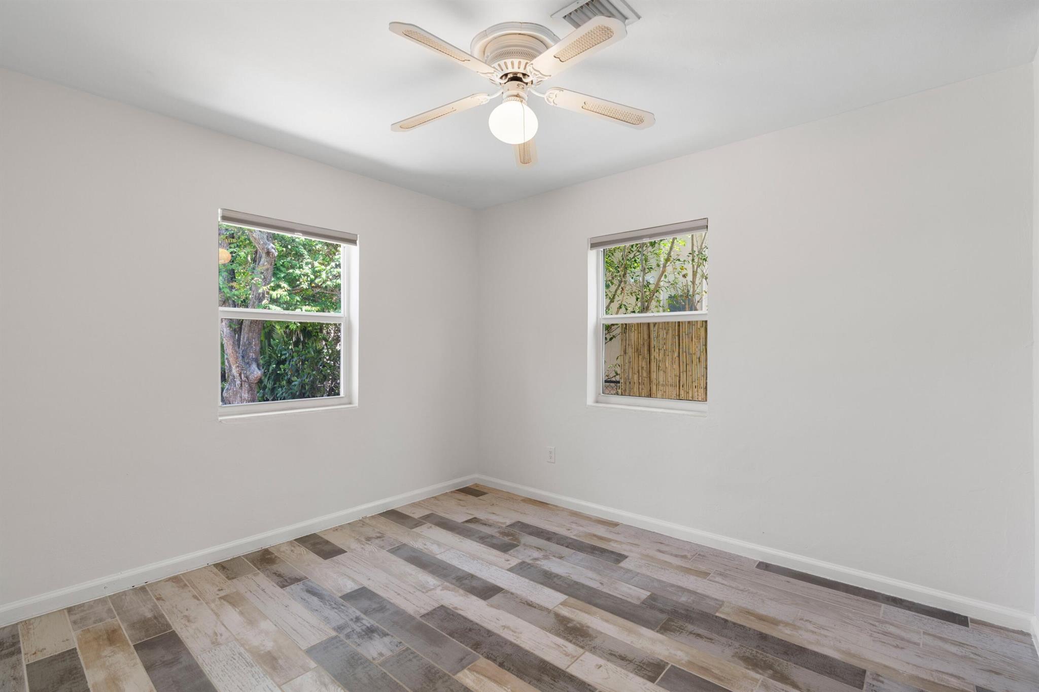 LAKE WORTH TOWN OF - Residential Lease