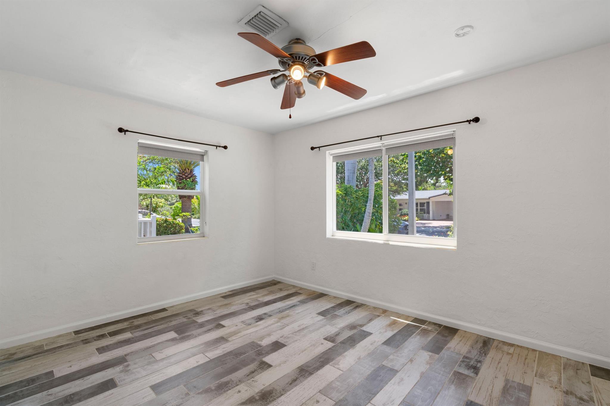 LAKE WORTH TOWN OF - Residential Lease