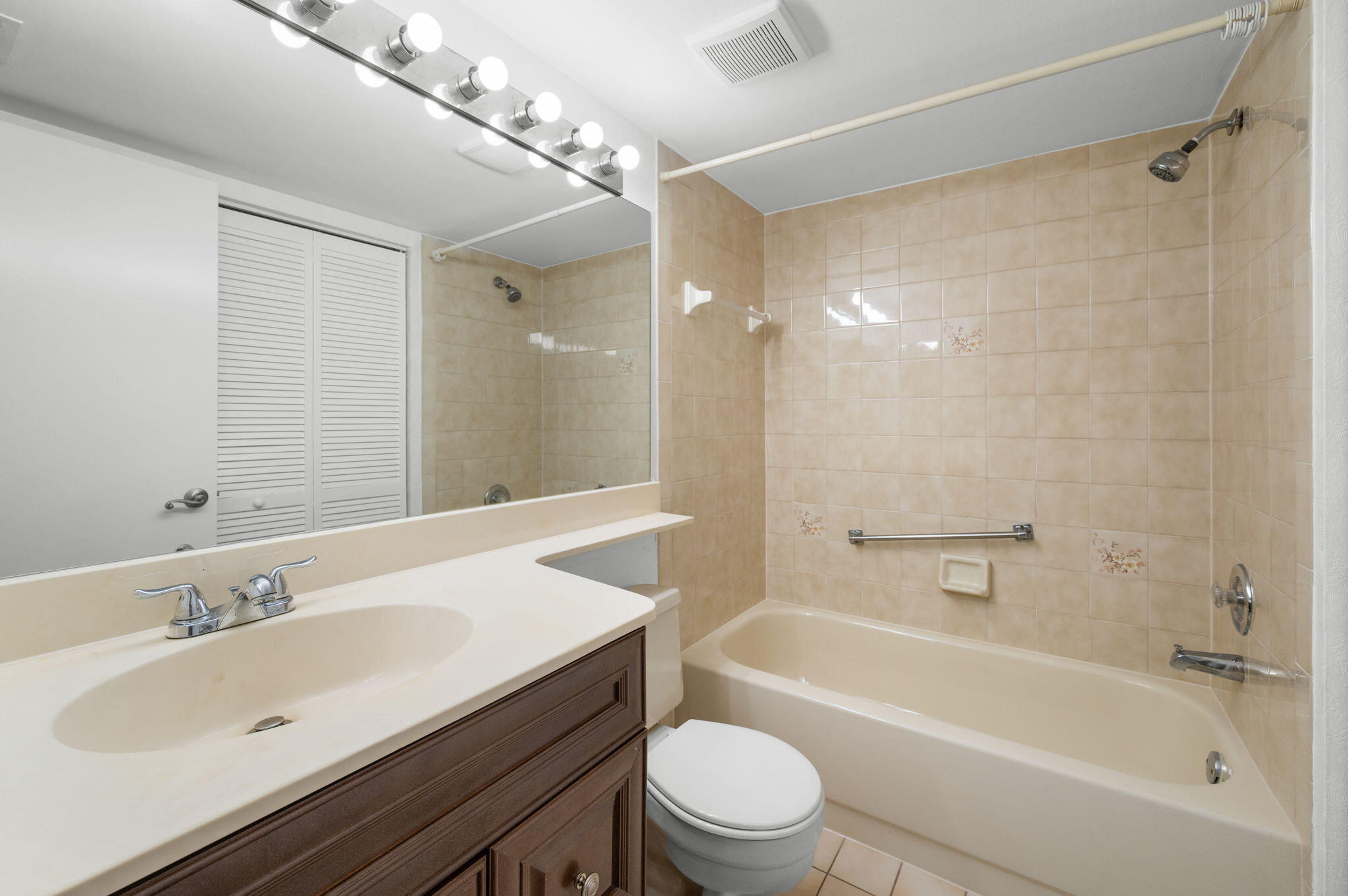 ANCHORAGE ON THE ST LUCIE, A CONDOMINIUM - Residential Lease