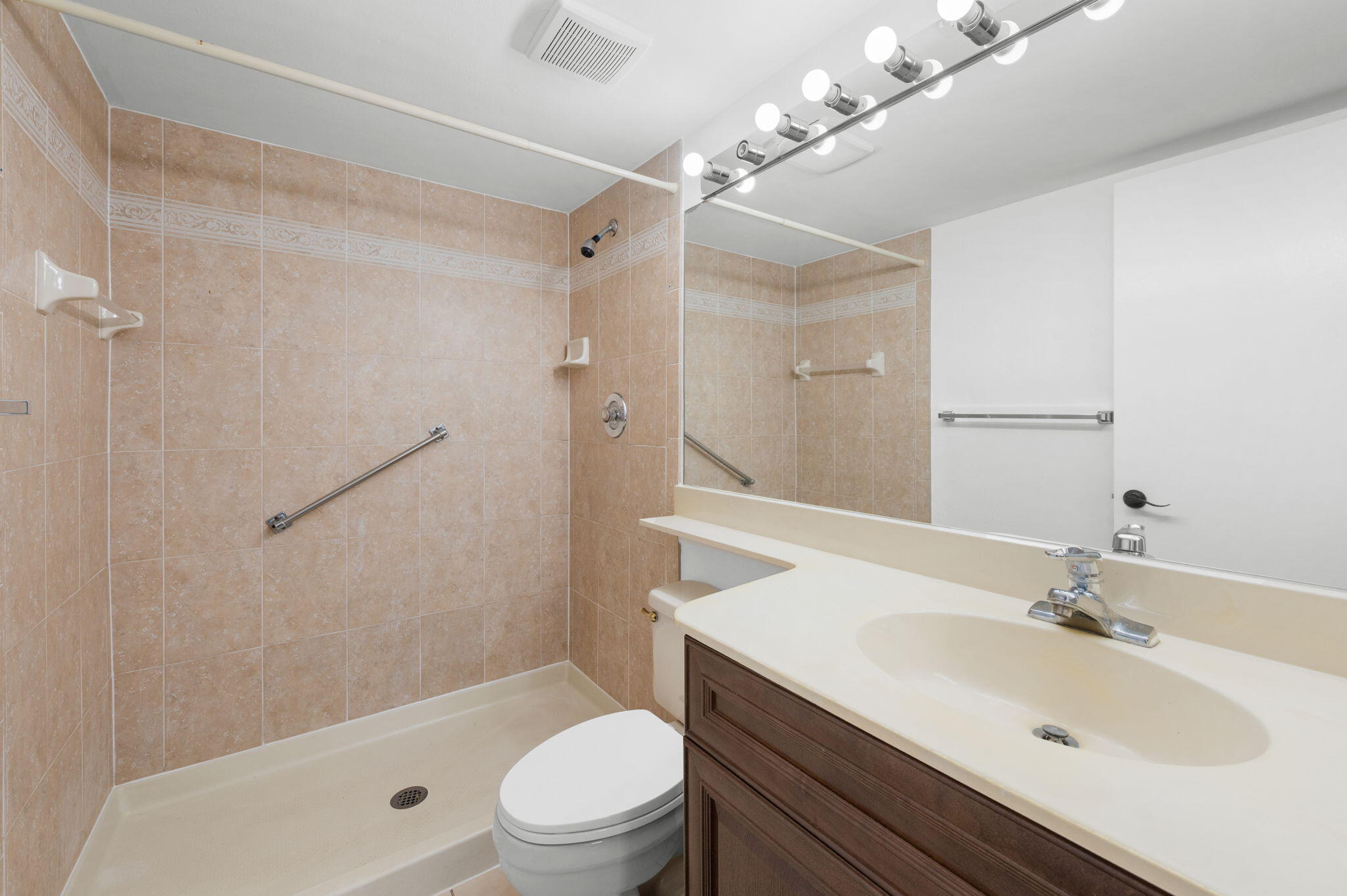 ANCHORAGE ON THE ST LUCIE, A CONDOMINIUM - Residential Lease