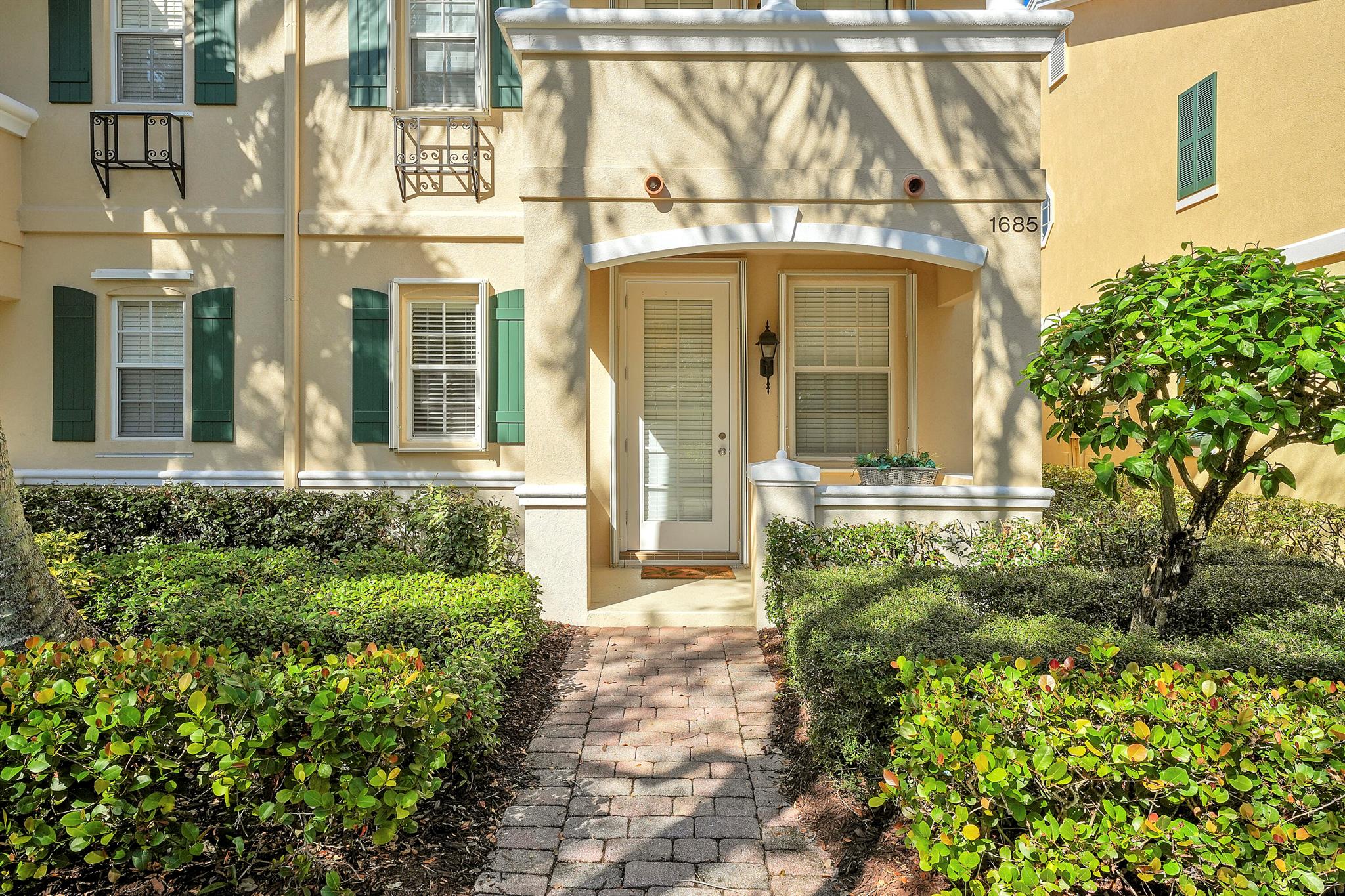 View photos, virtual tours, details... 1685 Jeaga Drive