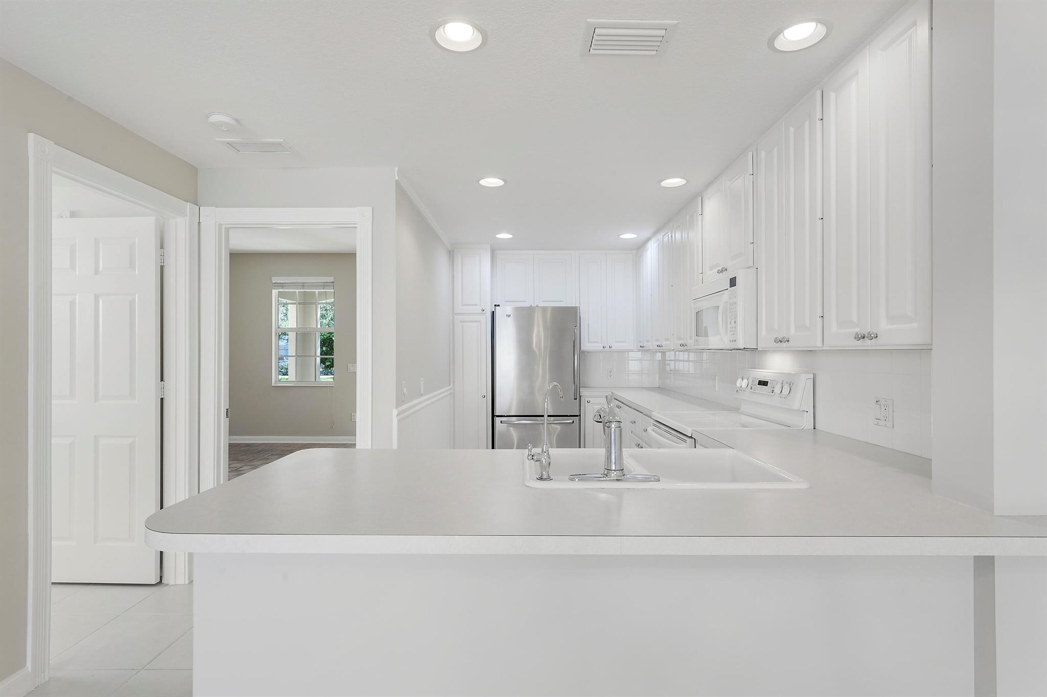 TUSCANY AT ABACOA 2 - Residential Lease