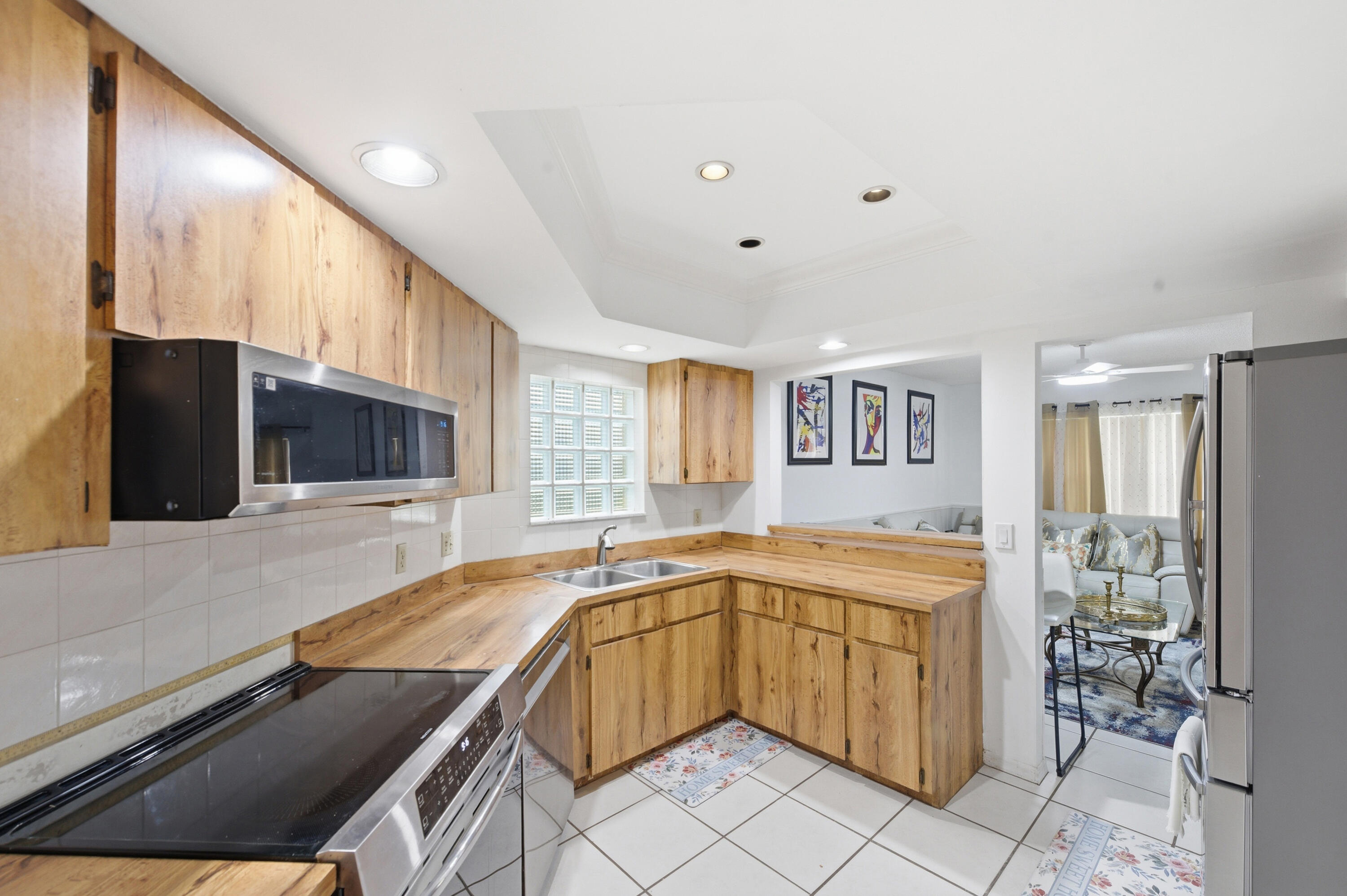 WEYBRIDGE TOWNHOMES PH II - Residential