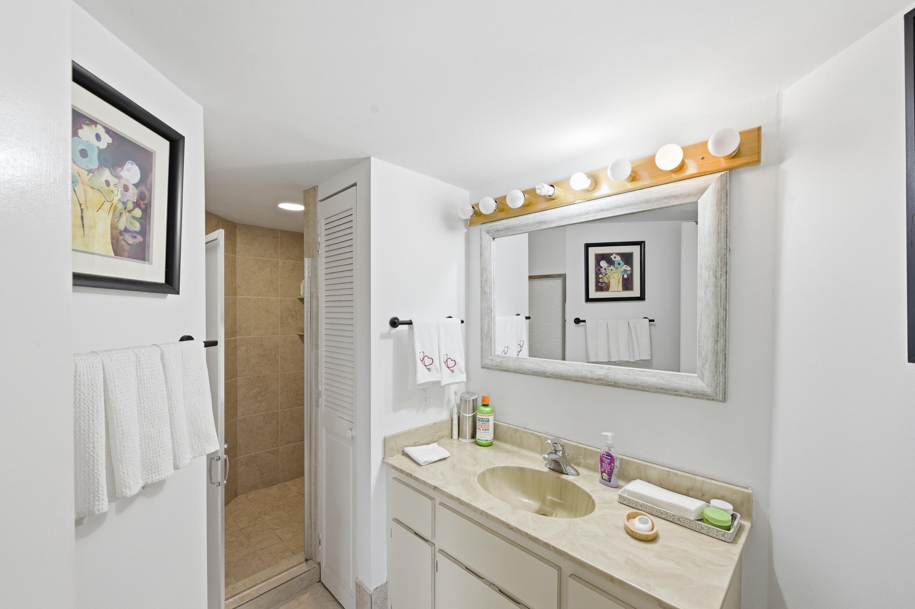 WEYBRIDGE TOWNHOMES PH II - Residential