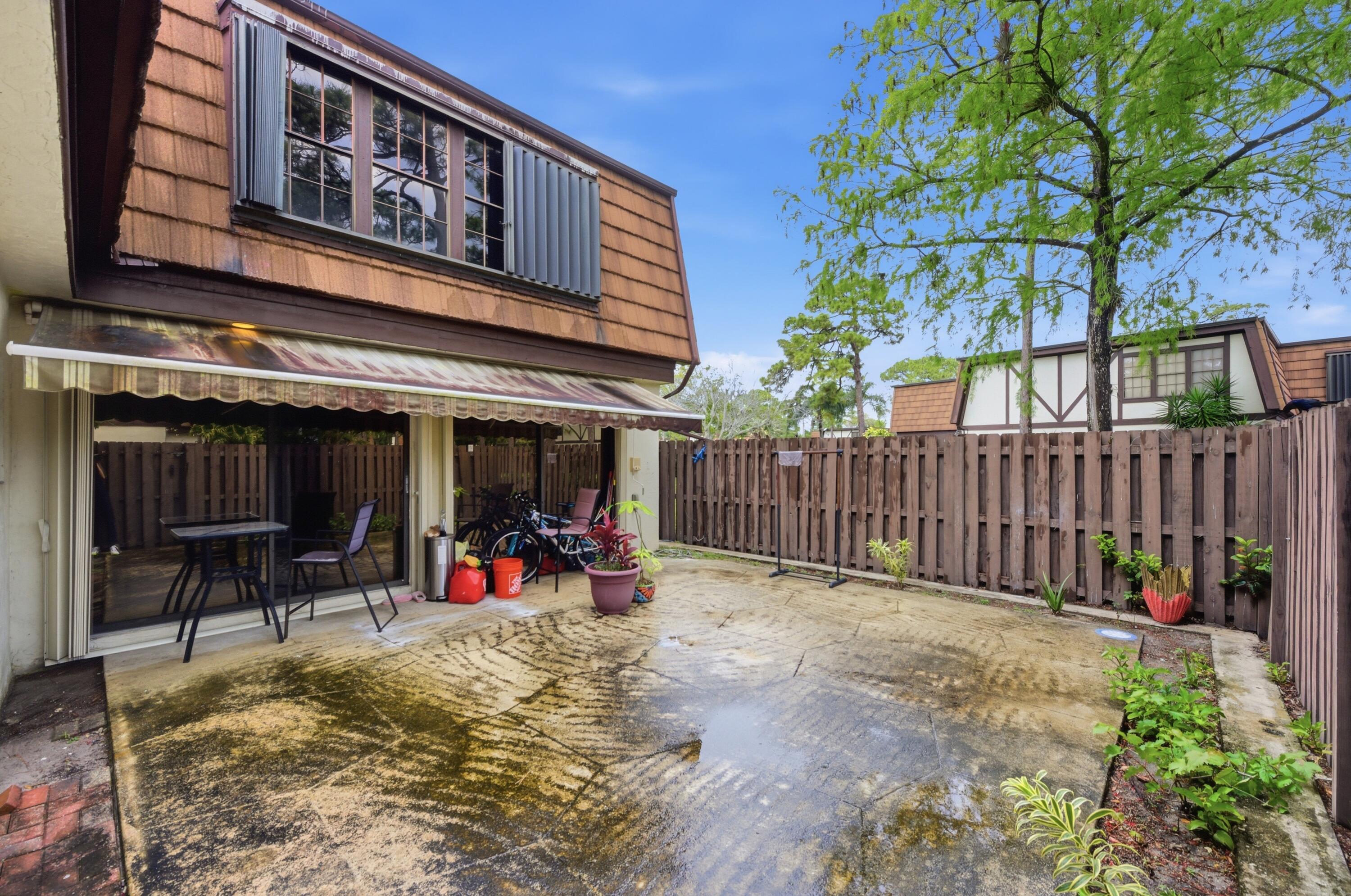 WEYBRIDGE TOWNHOMES PH II - Residential