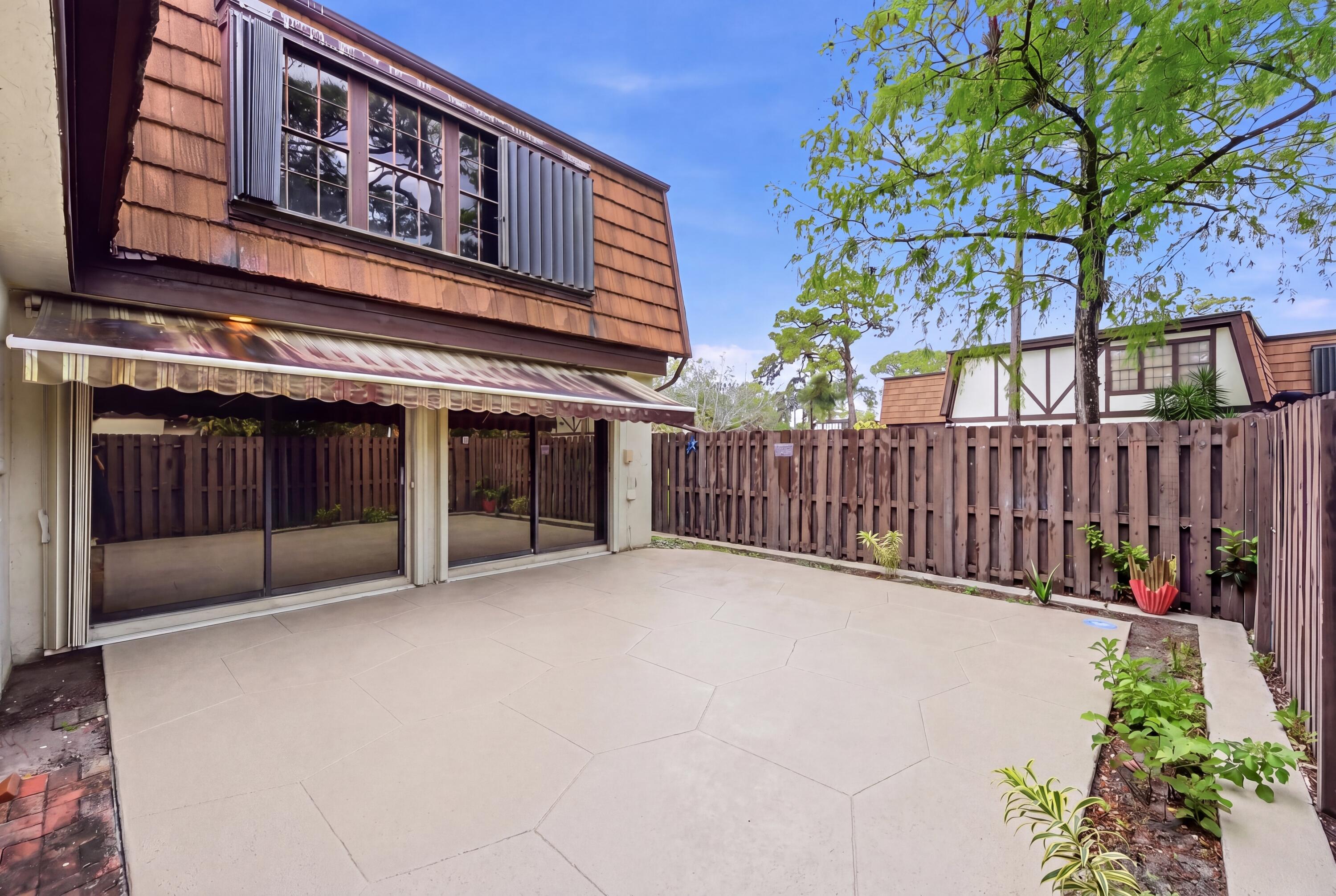 WEYBRIDGE TOWNHOMES PH II - Residential
