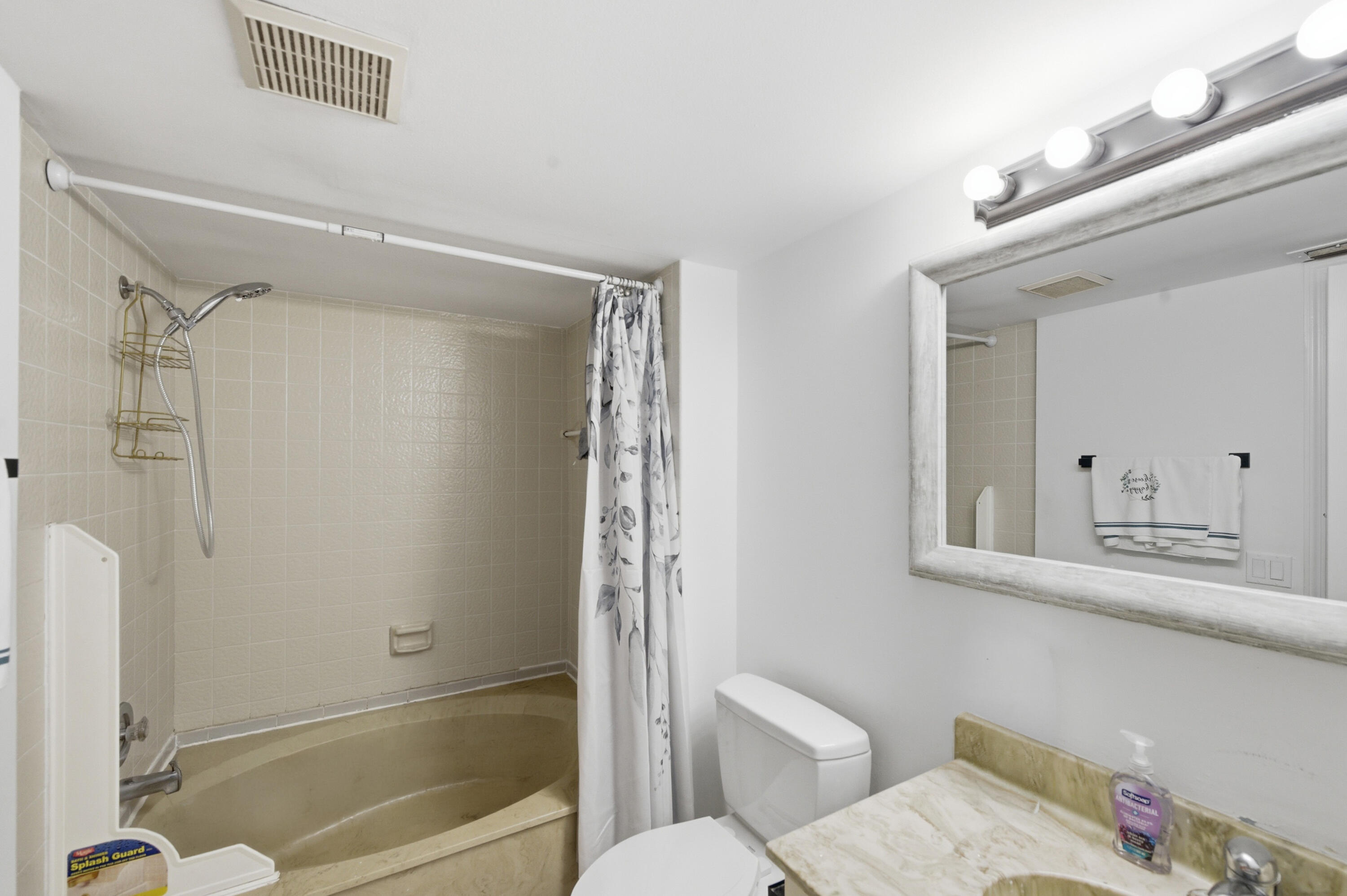 WEYBRIDGE TOWNHOMES PH II - Residential