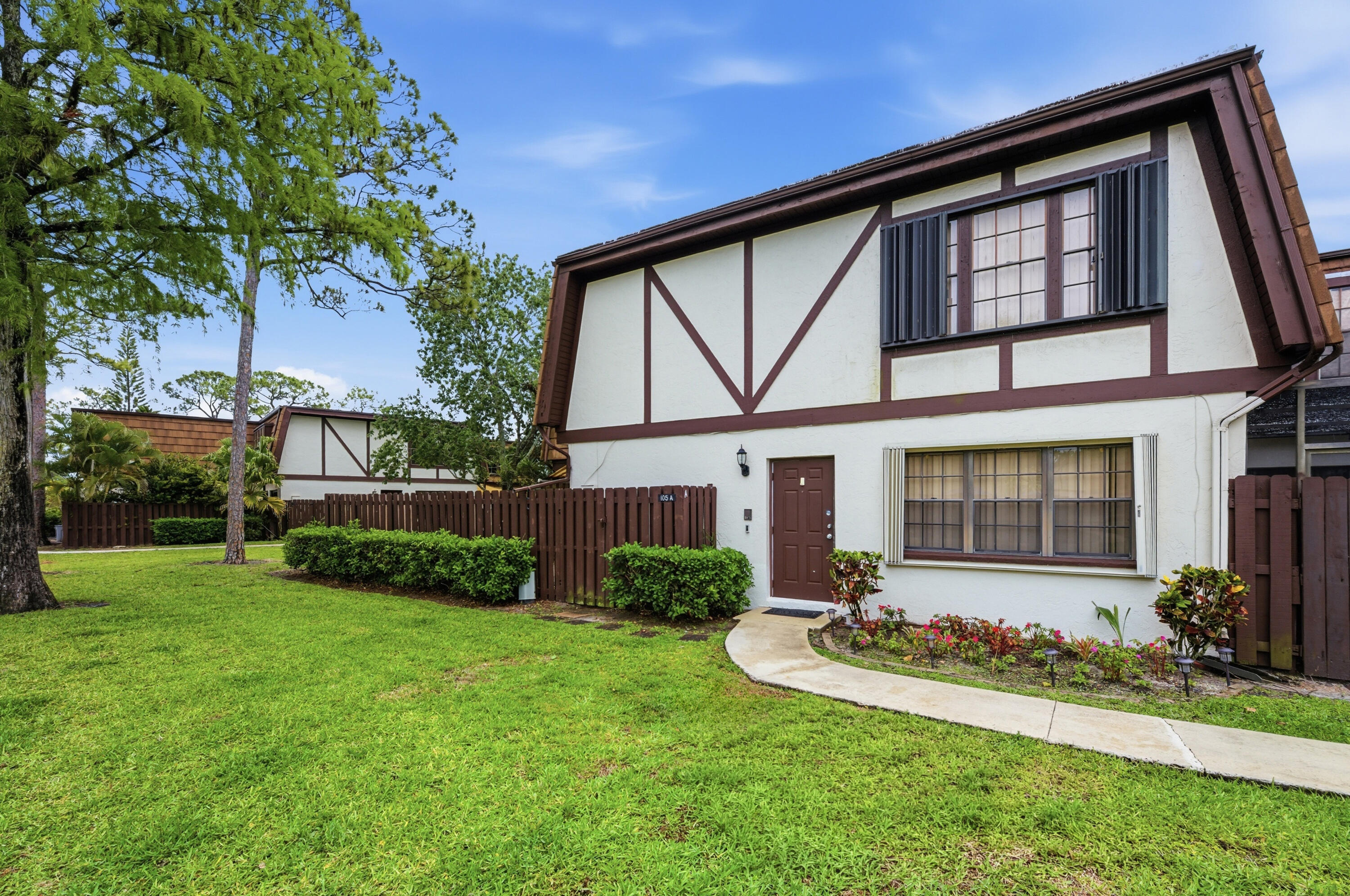 WEYBRIDGE TOWNHOMES PH II - Residential