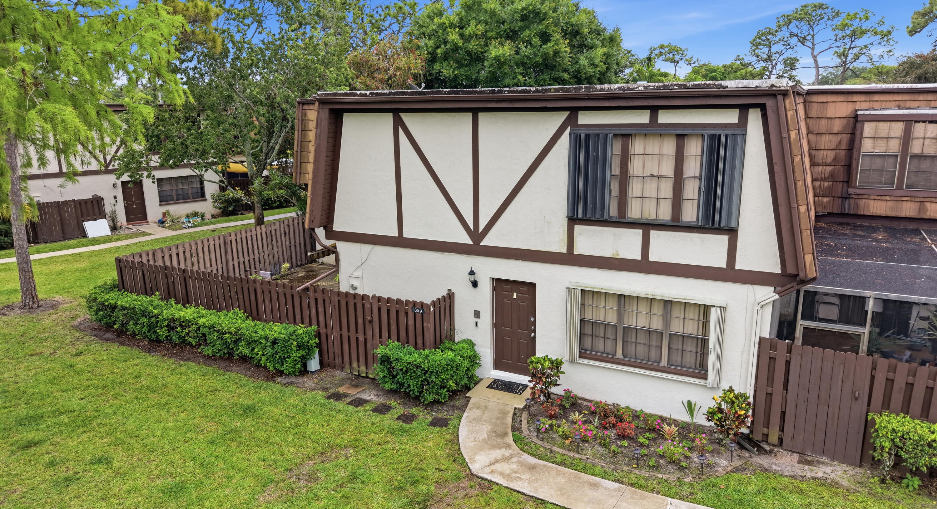 WEYBRIDGE TOWNHOMES PH II - Residential