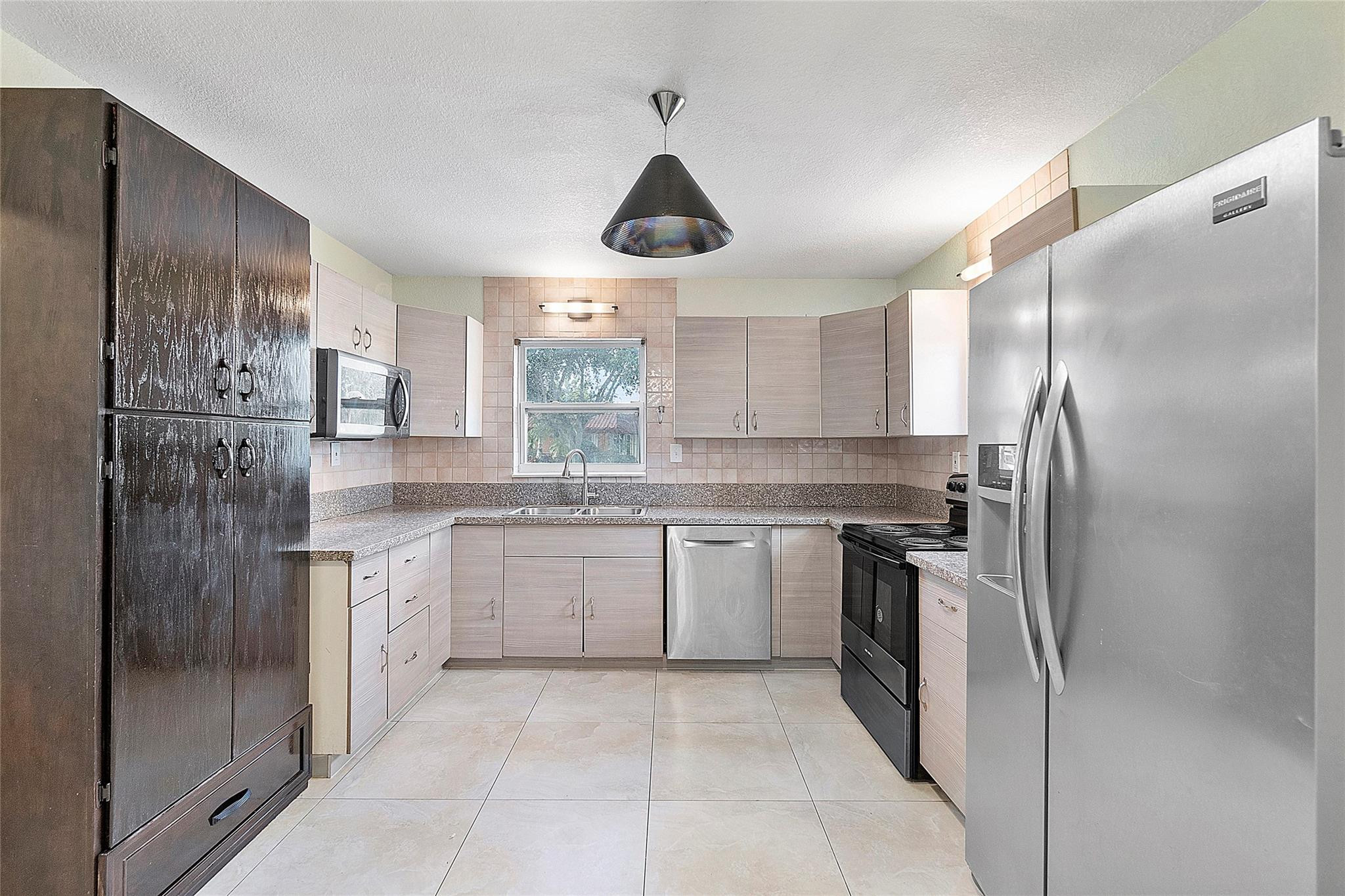 Heritage Homes 47-42 B - Residential